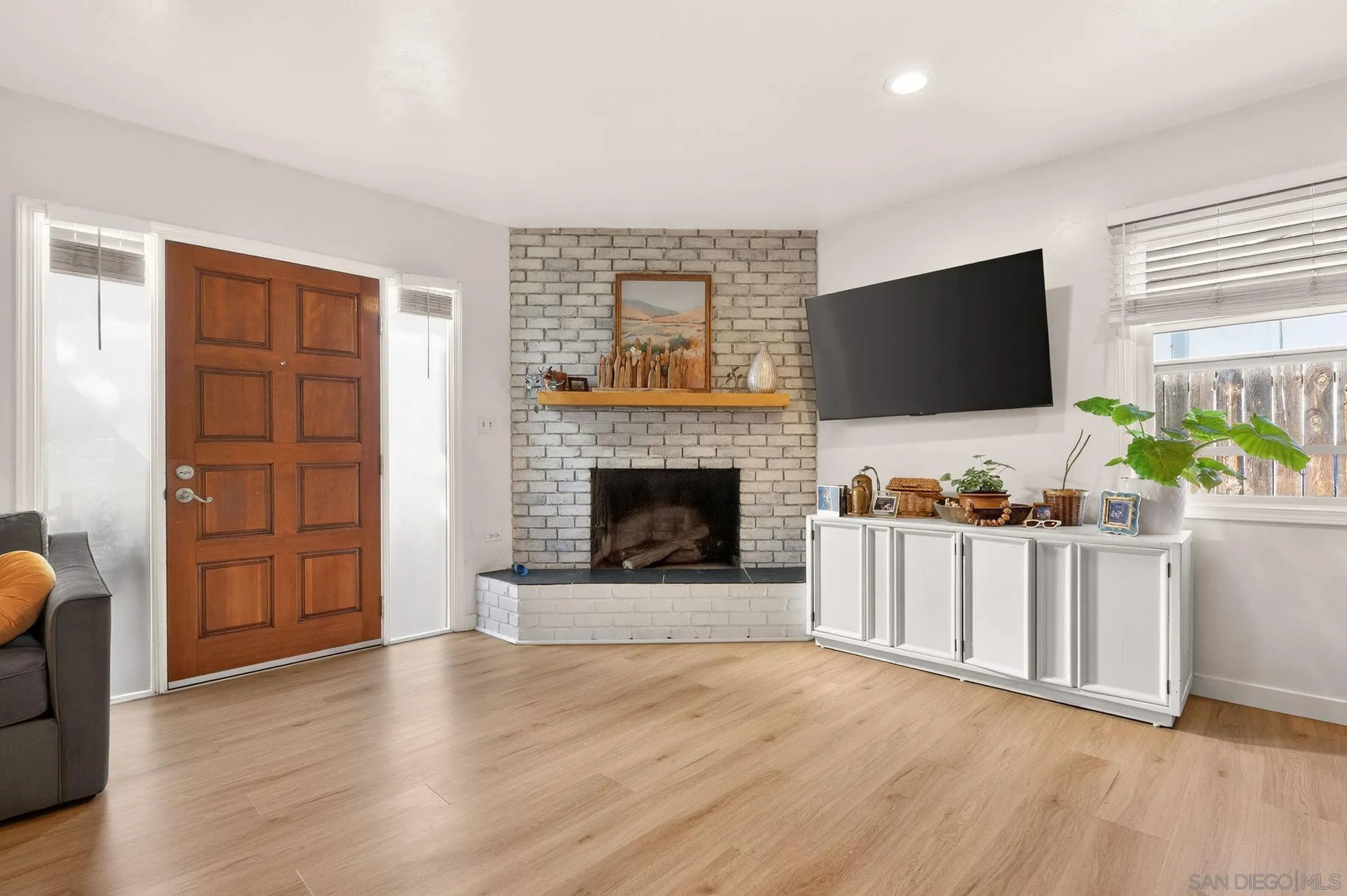https://cdn.realtyfeed.com/cdn/127/260007740/23b6c44faf71636865b2188591b882d9.webp