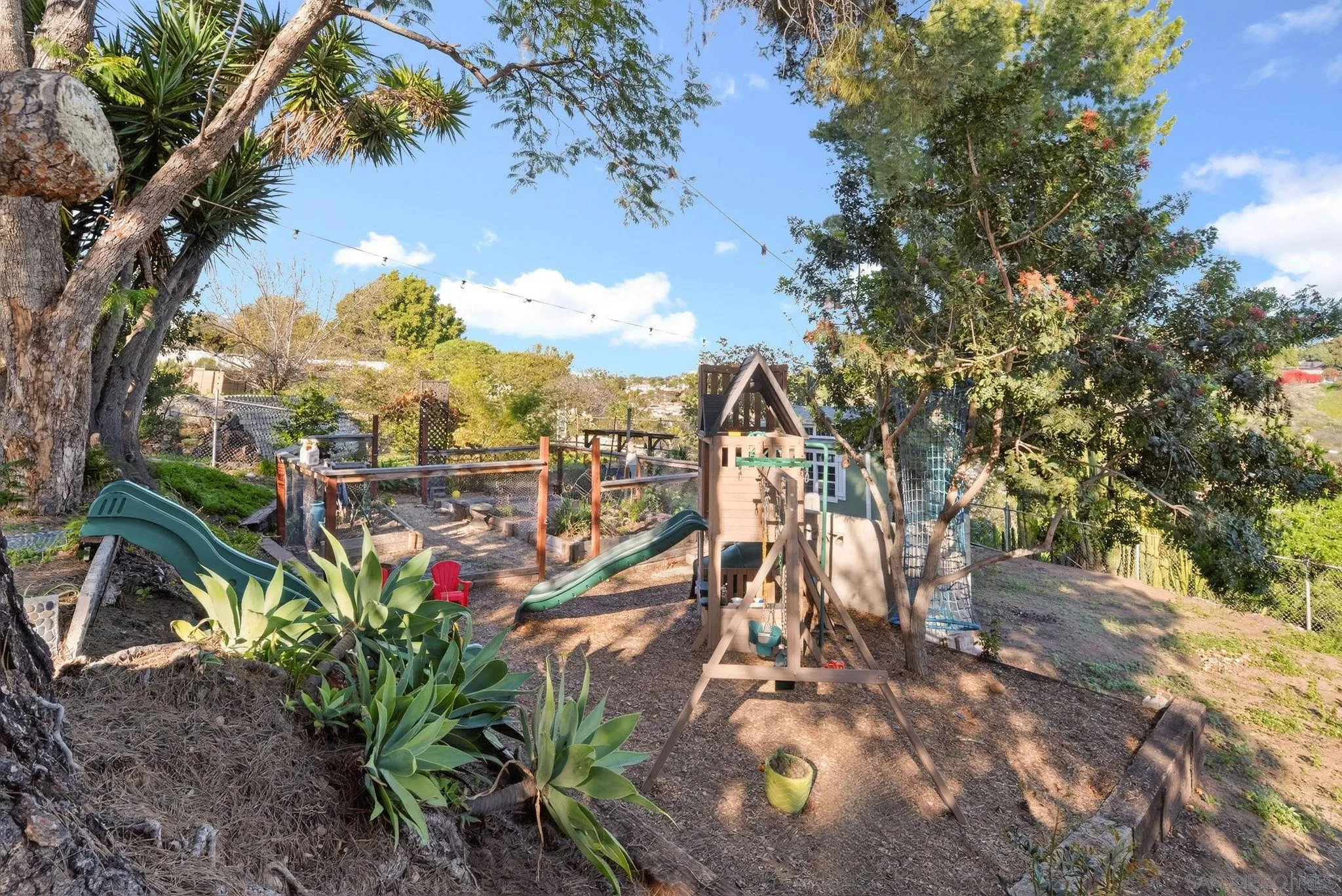 https://cdn.realtyfeed.com/cdn/127/260007740/2bd4cb93418c125a4ac854f7164e21cc.webp