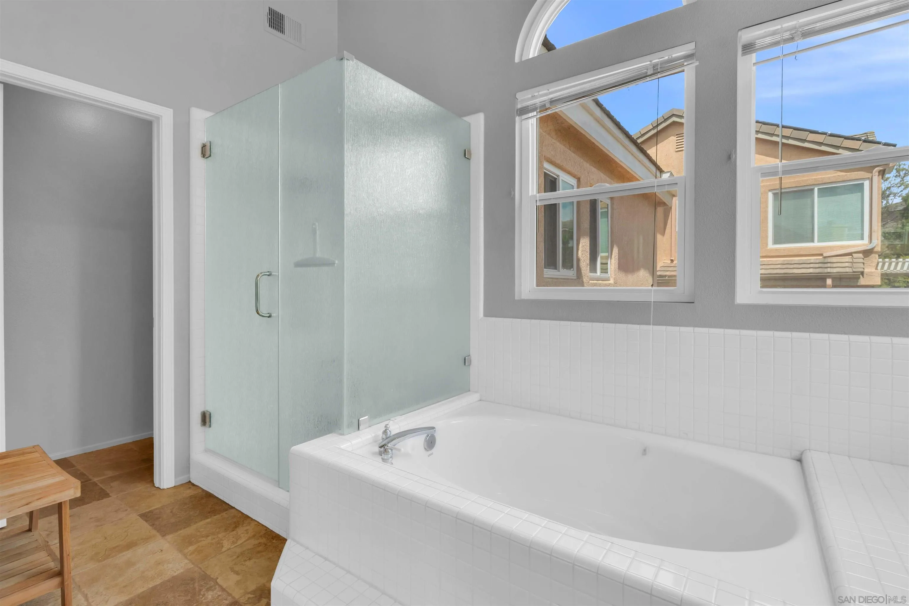 https://cdn.realtyfeed.com/cdn/127/260007741/1714533593bd74e7a0581a76ca13b6a7.webp