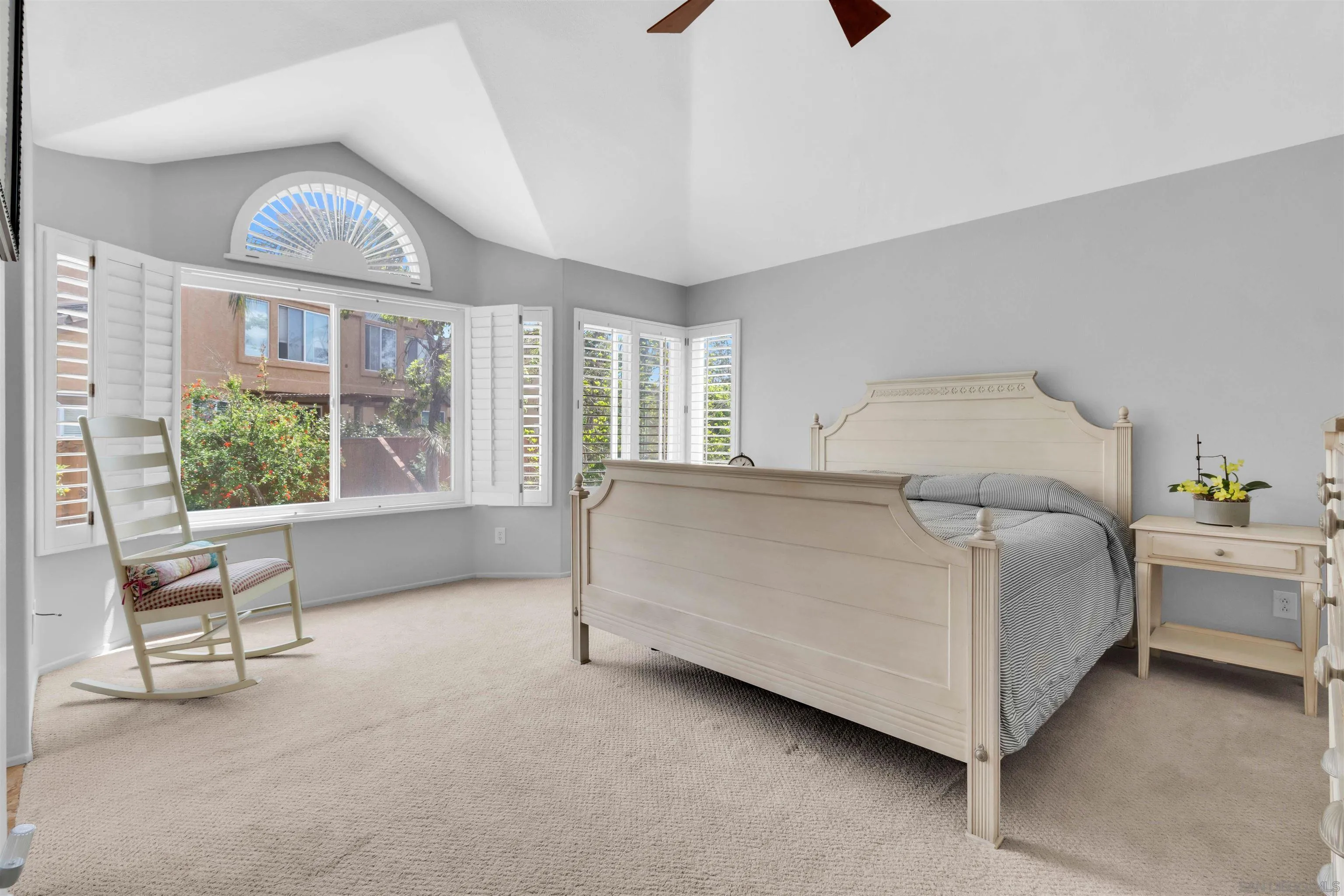https://cdn.realtyfeed.com/cdn/127/260007741/26f8660f77c8b1a0a81abb3ec91adc45.webp