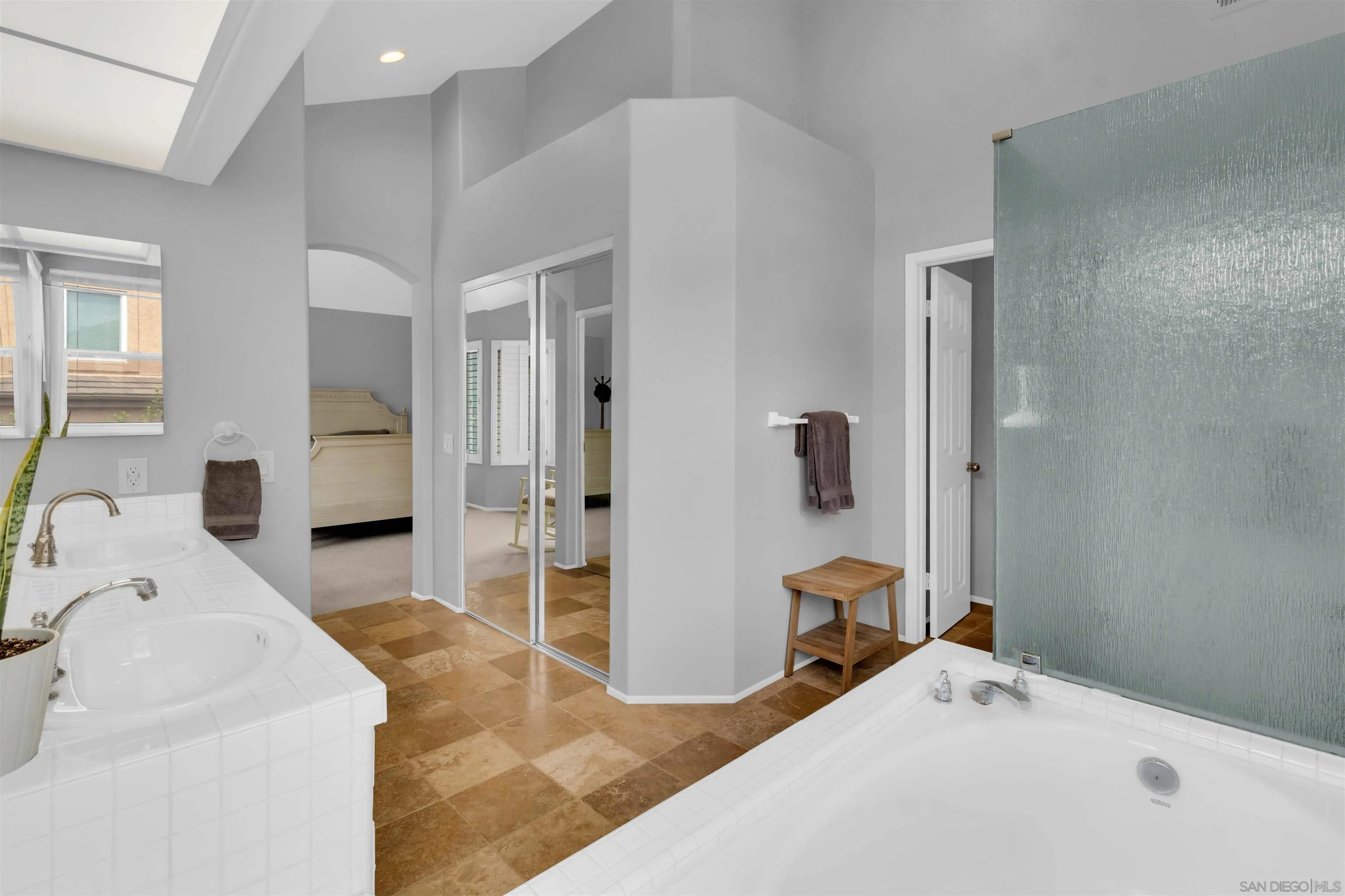 https://cdn.realtyfeed.com/cdn/127/260007741/e1b583304aa9dfb53d1b1c4285c57d5c.webp