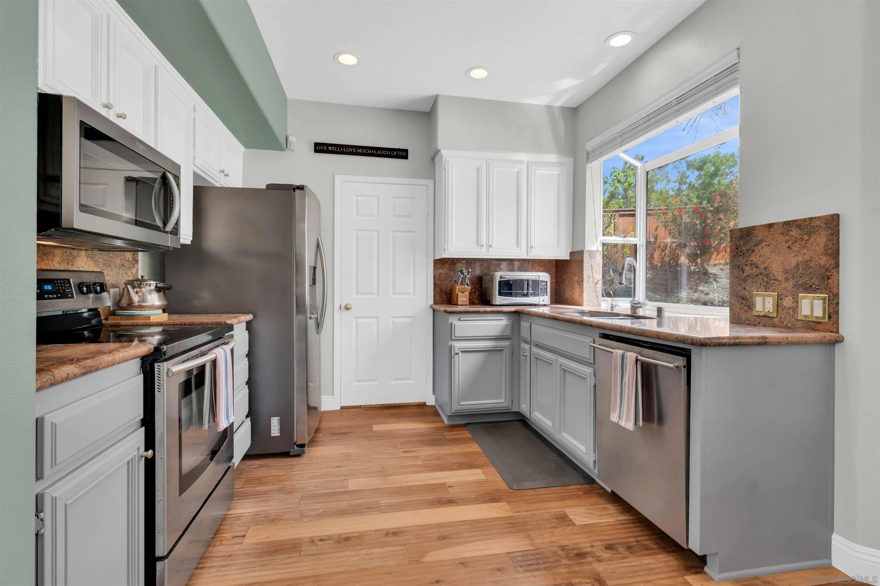 https://cdn.realtyfeed.com/cdn/127/260007741/f470ff3bf092692b18f9491a7417dd89.webp