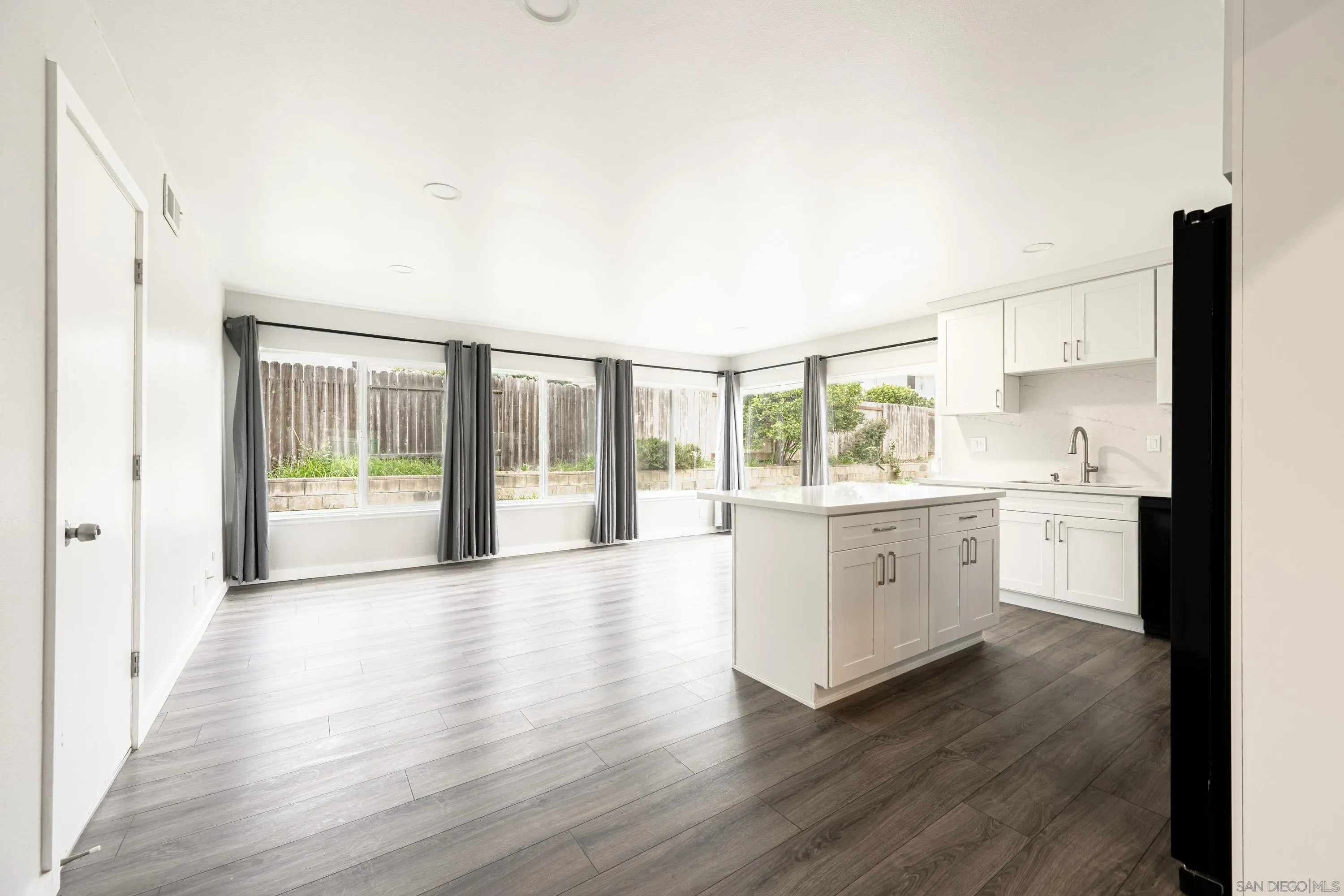 https://cdn.realtyfeed.com/cdn/127/260007742/9e3d8711948ddd63fae2da1a83fb683a.webp