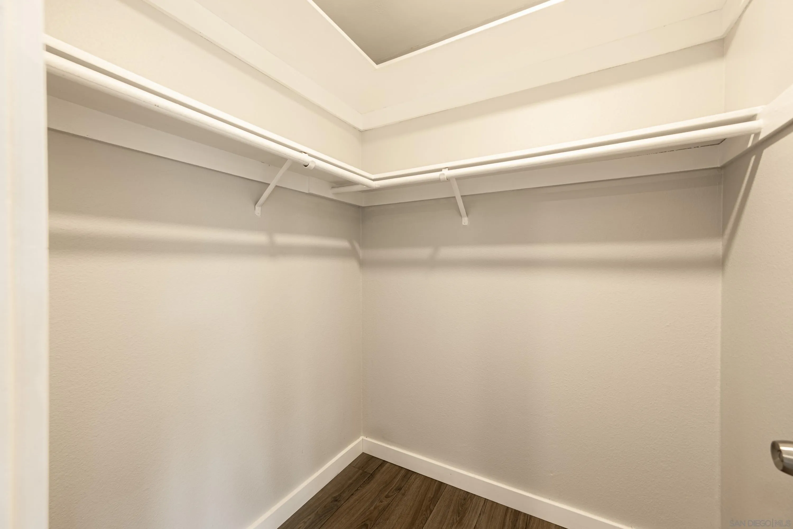 https://cdn.realtyfeed.com/cdn/127/260007742/cc8f3a8977c2d91187088c49fadce84d.webp