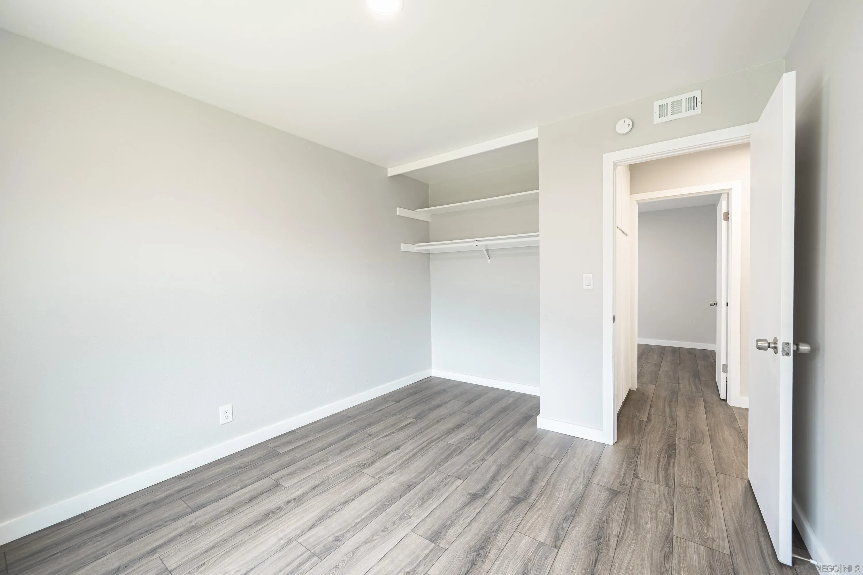 https://cdn.realtyfeed.com/cdn/127/260007742/ee40f32eb2cc740230d3a5285c6c7ef8.webp