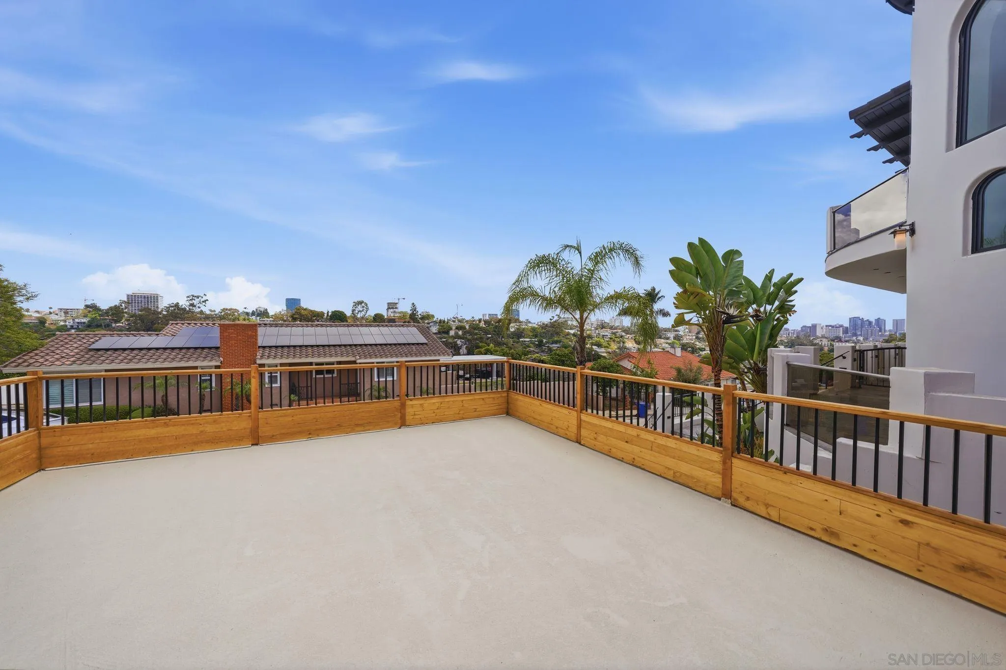 https://cdn.realtyfeed.com/cdn/127/260007747/129ffe02ff78ed5782344357b2034a5a.webp