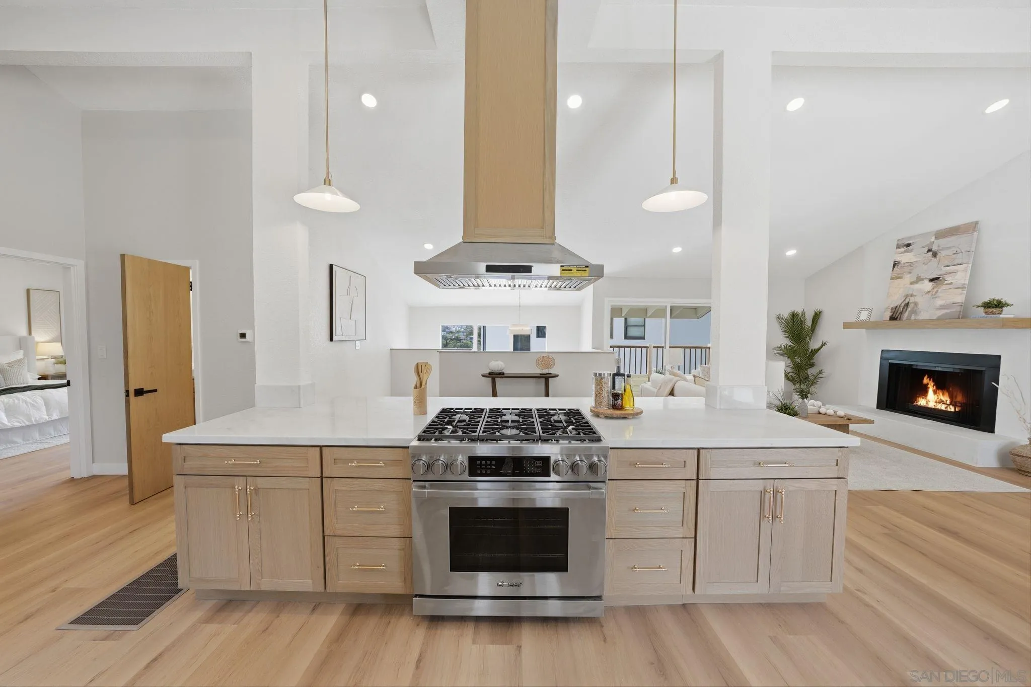 https://cdn.realtyfeed.com/cdn/127/260007747/3e2388cd5aa1e806e356c3eed6648f80.webp