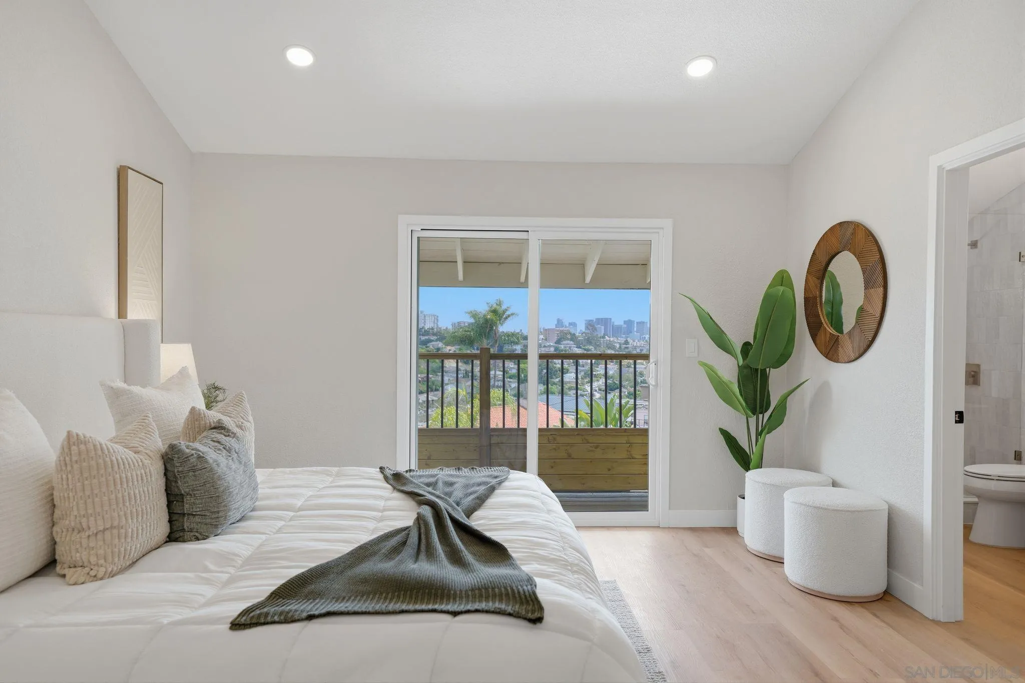 https://cdn.realtyfeed.com/cdn/127/260007747/54218e6e086b5e6f32e658eb4ad1e0dc.webp