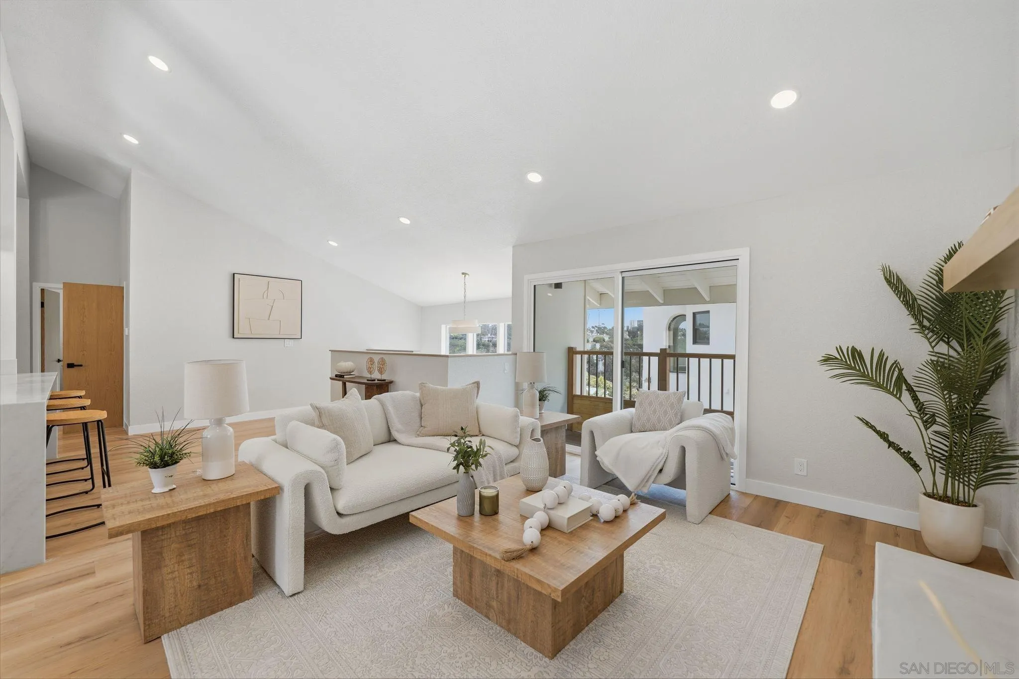 https://cdn.realtyfeed.com/cdn/127/260007747/806267b4dcc39eb2060b6bf2f363fb2b.webp