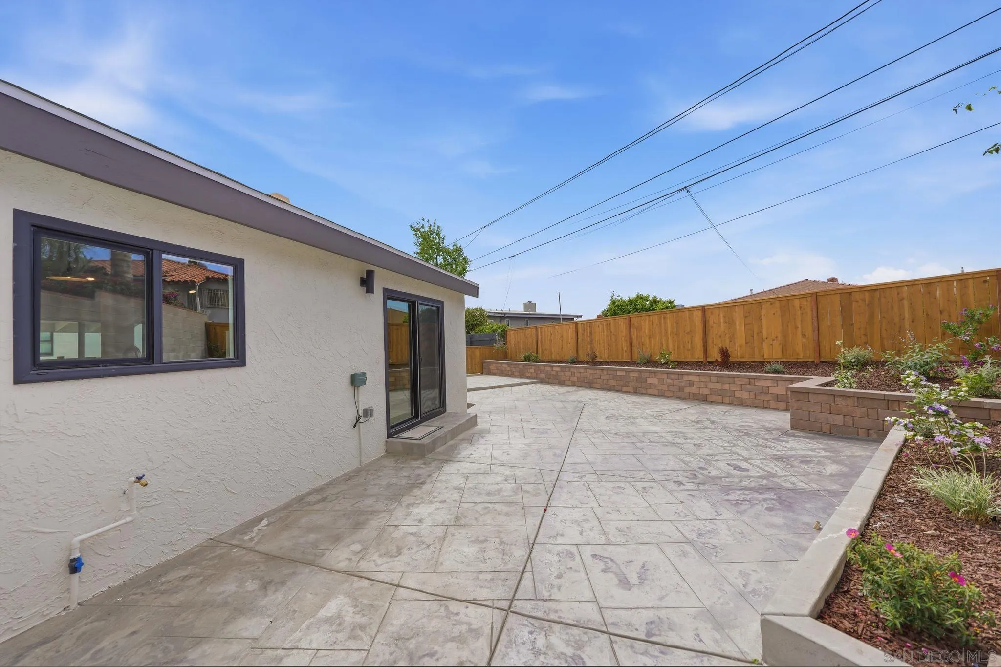 https://cdn.realtyfeed.com/cdn/127/260007747/90c9f1924f15fe9d0d0946069c0e1a06.webp