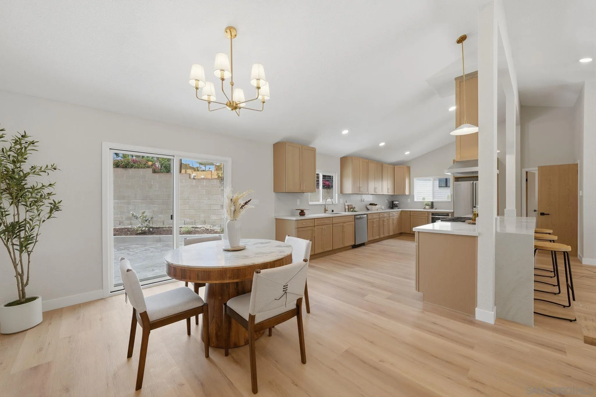 https://cdn.realtyfeed.com/cdn/127/260007747/dd8160e07d1400776b9e83e5e54174c2.webp