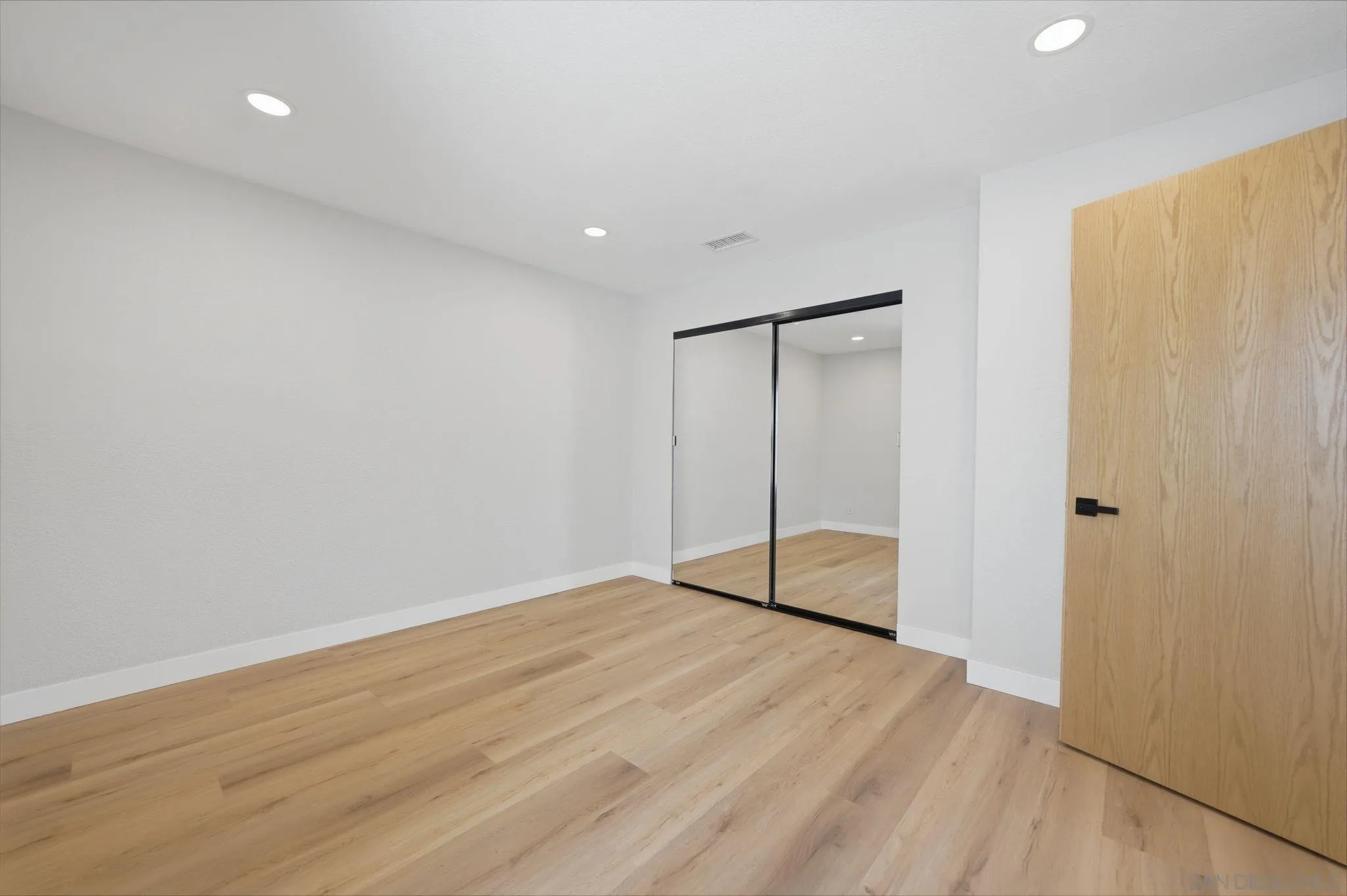 https://cdn.realtyfeed.com/cdn/127/260007747/e8ee9b3766df9d2a826b8d153942635a.webp
