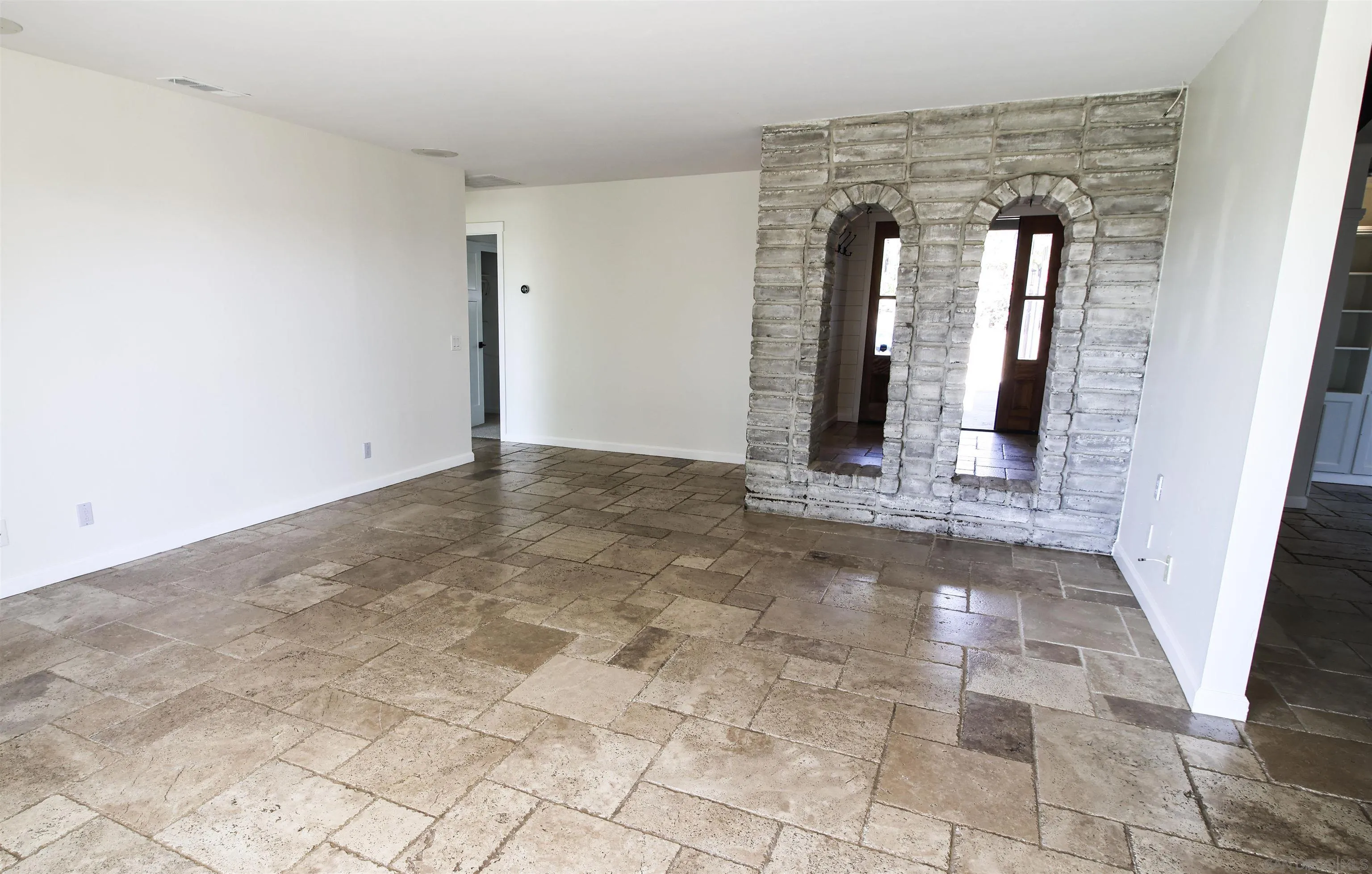 https://cdn.realtyfeed.com/cdn/127/260007749/24d2caf223c89f2173c71911c07461fc.webp