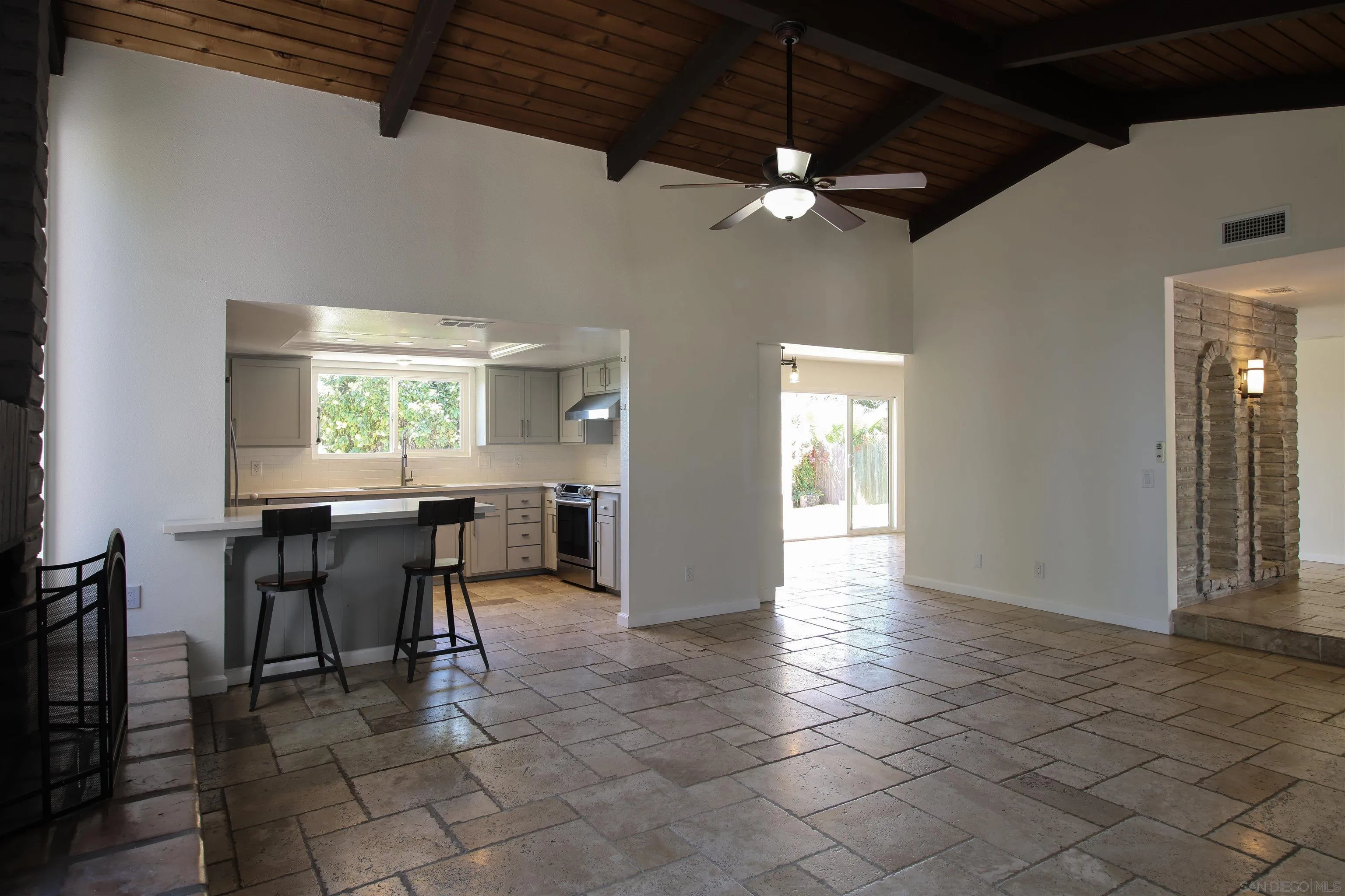https://cdn.realtyfeed.com/cdn/127/260007749/9373c09172098a3c7d7bd8bfd34cc3e7.webp