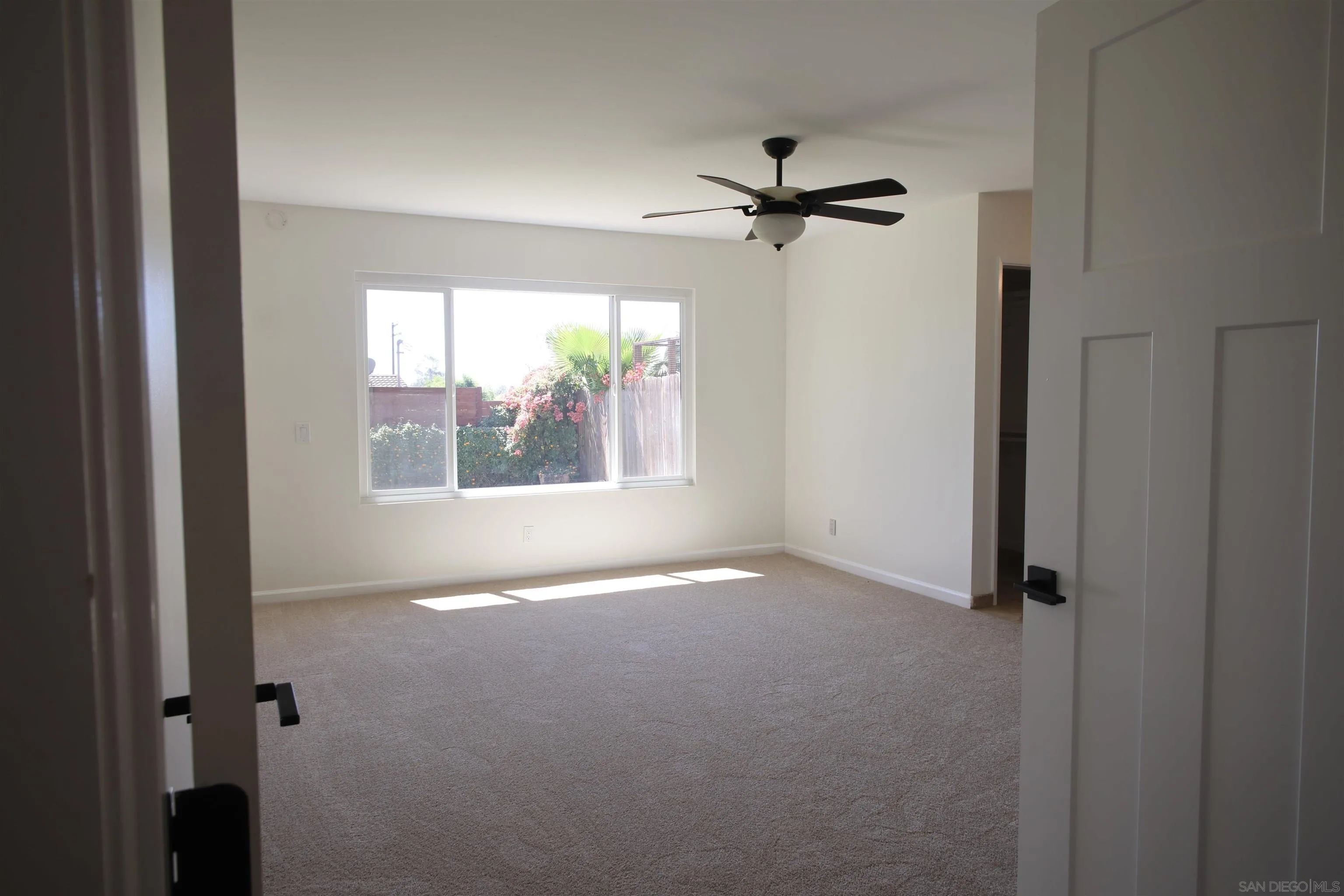 https://cdn.realtyfeed.com/cdn/127/260007749/f06f5a52456e8119292f511ce3c90d7f.webp