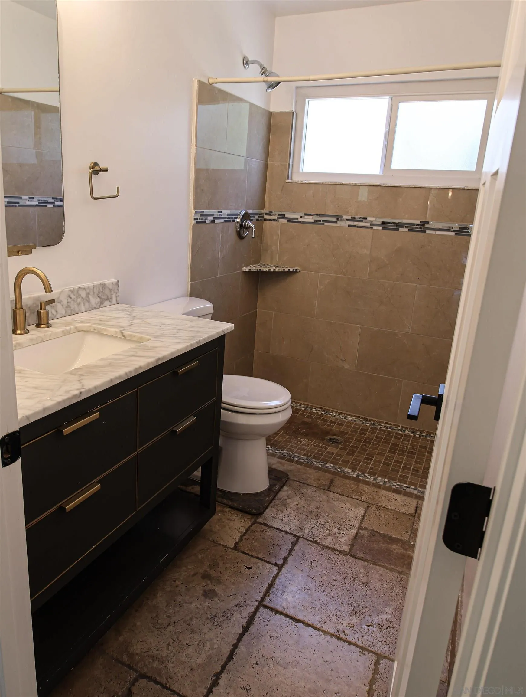 https://cdn.realtyfeed.com/cdn/127/260007749/f423af2c3e320dc0129c9e175099468a.webp