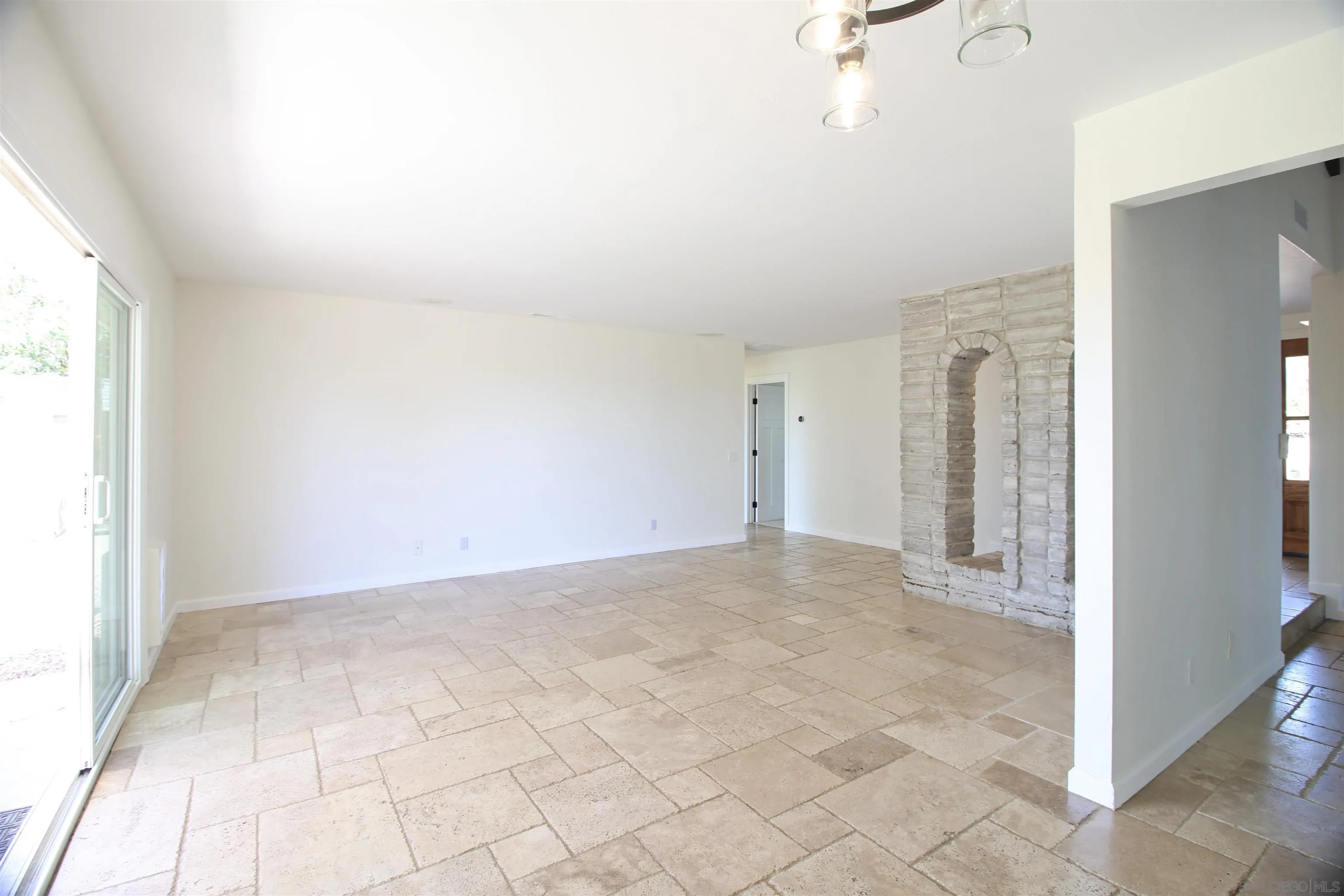 https://cdn.realtyfeed.com/cdn/127/260007749/f7060f49c651026e75c2ba911b3d4447.webp