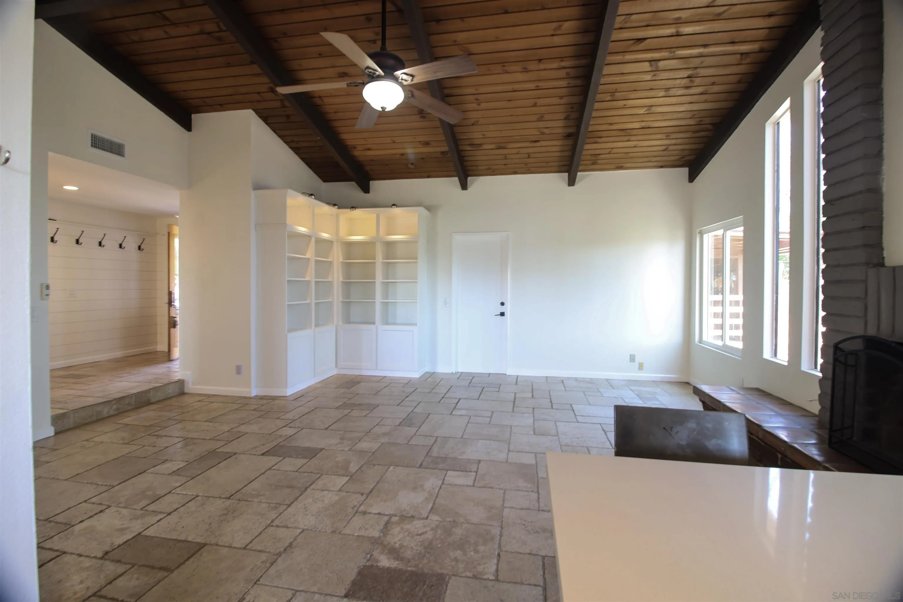 https://cdn.realtyfeed.com/cdn/127/260007749/fe46986f263964143b436b2cb3e59279.webp