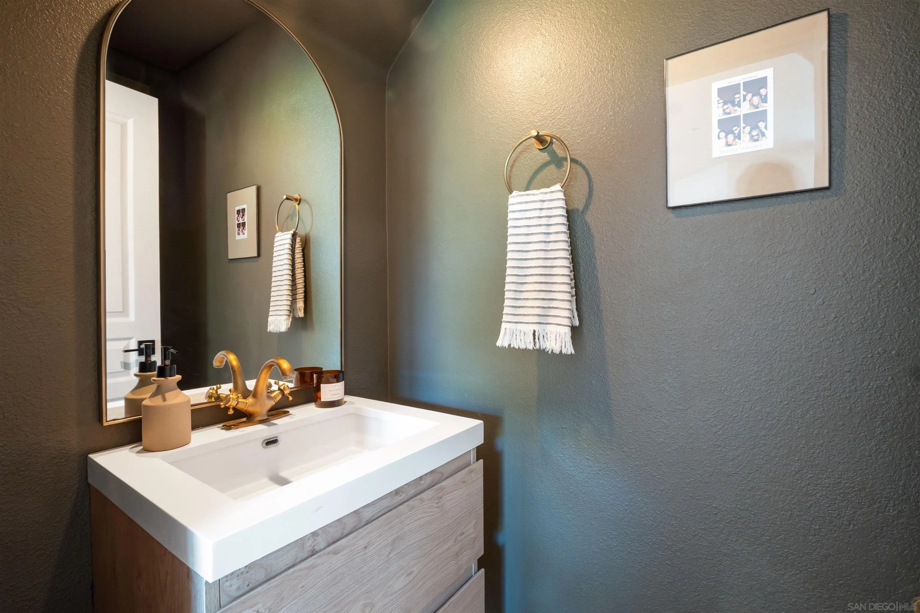 Photo #15: 260007750 Listing: Photo #15