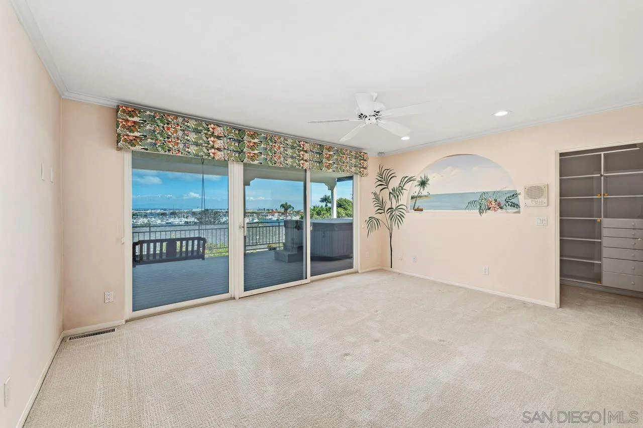 595 Rosecrans Street, San Diego, CA, 92106