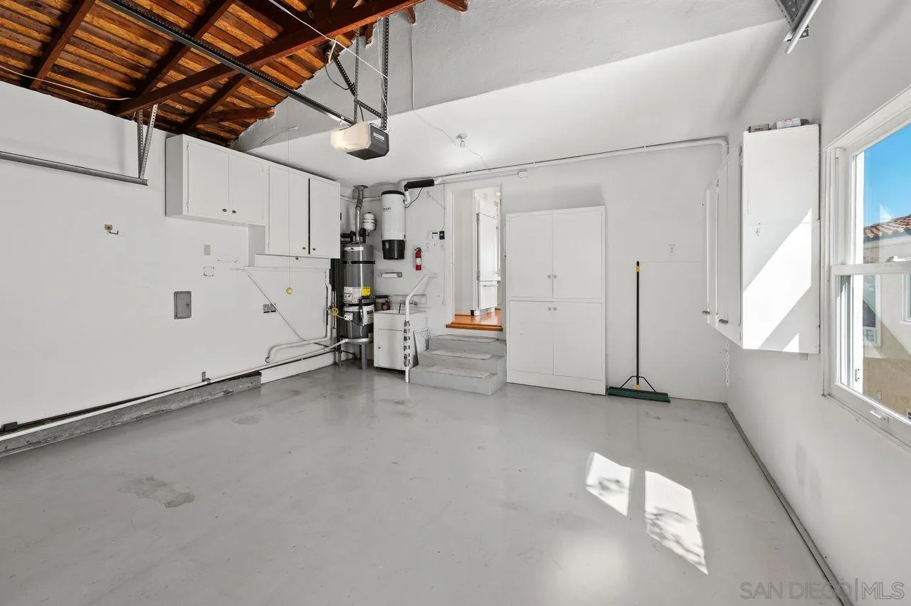 595 Rosecrans Street, San Diego, CA, 92106