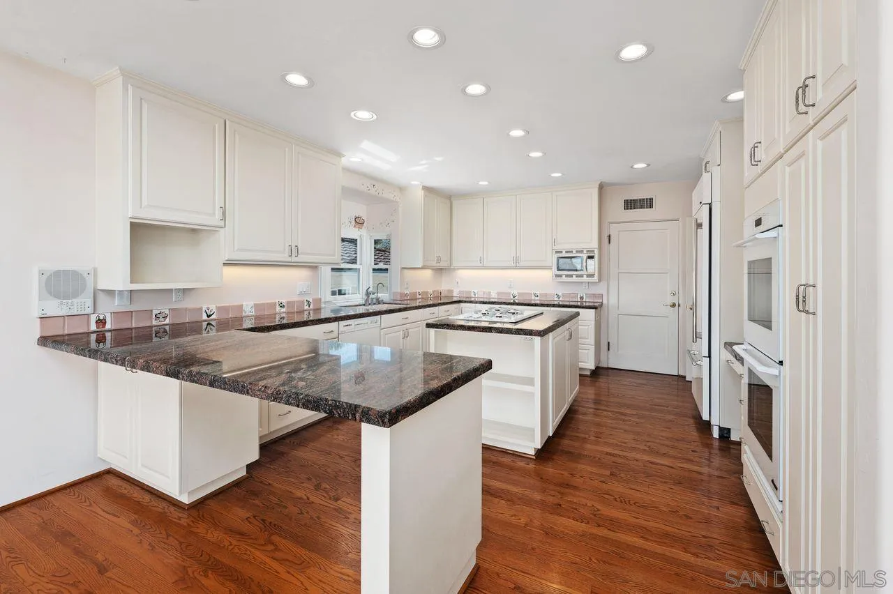 595 Rosecrans Street, San Diego, CA, 92106