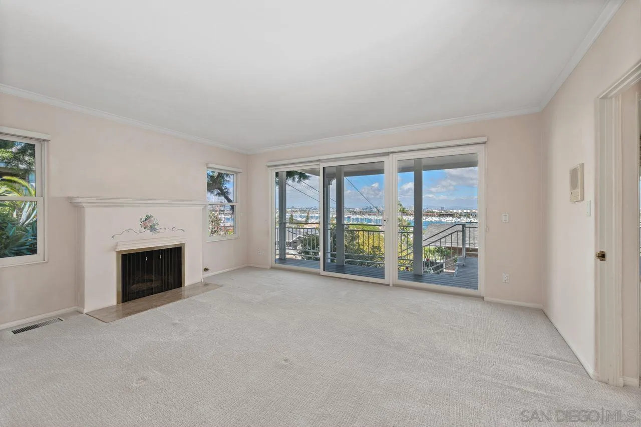 595 Rosecrans Street, San Diego, CA, 92106