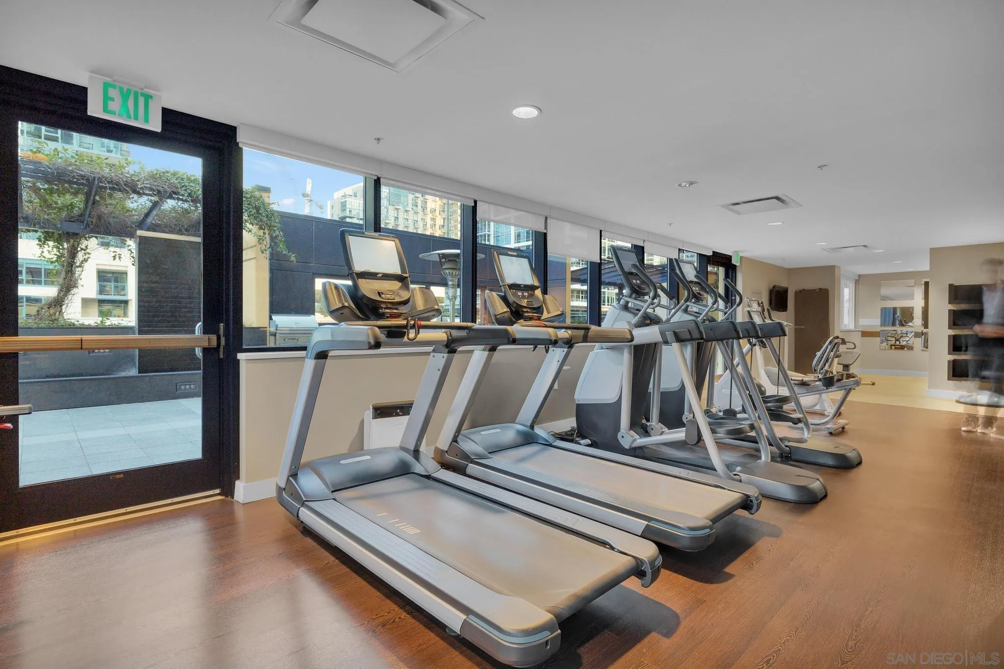 https://cdn.realtyfeed.com/cdn/127/260007756/2f55cfae23207febc6ac9437a662807c.webp