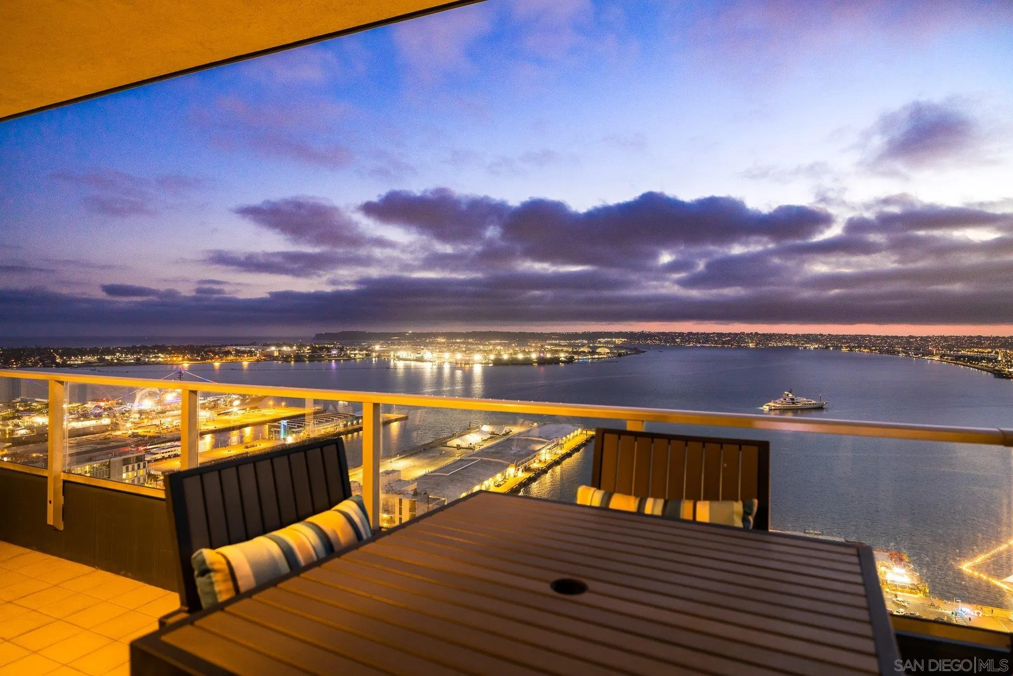 https://cdn.realtyfeed.com/cdn/127/260007756/77fecd059bddf9c91b93c12bb5309680.webp
