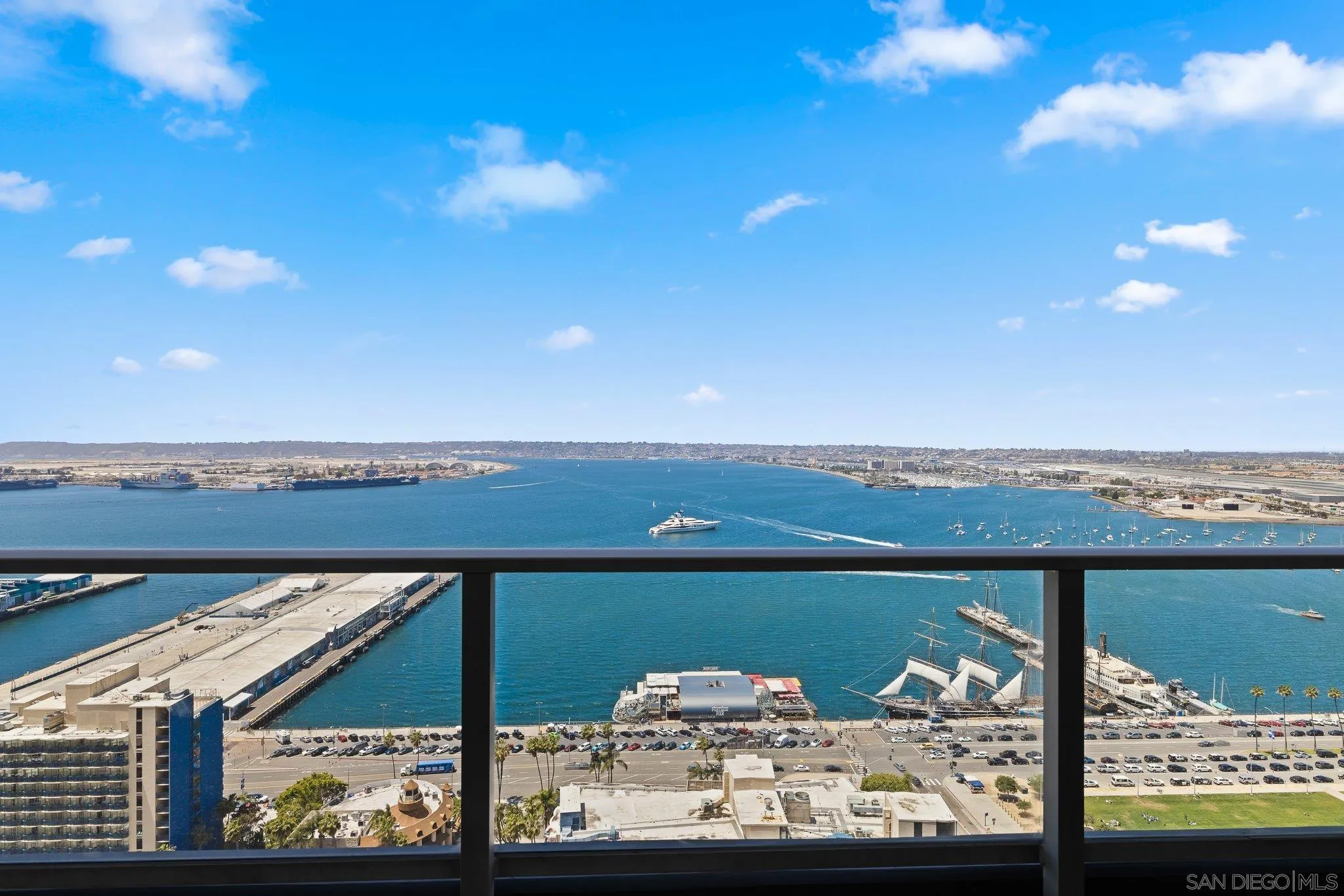 https://cdn.realtyfeed.com/cdn/127/260007756/a353cf081935870a0e497e553d9c94ed.webp