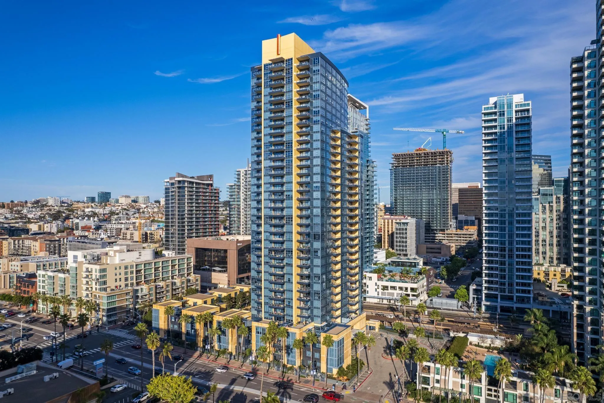 https://cdn.realtyfeed.com/cdn/127/260007756/ccb0b7a37b5d3af5e0f18934b17f106a.webp