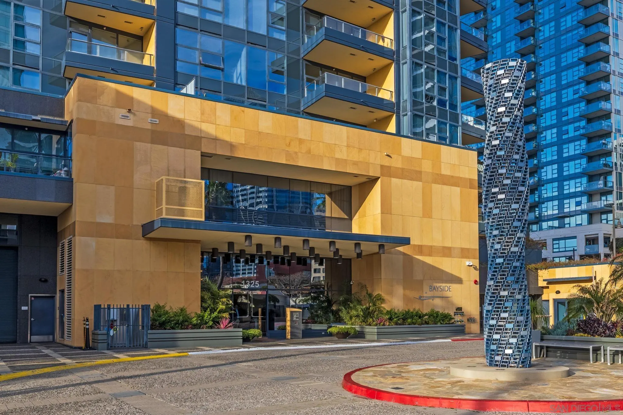 https://cdn.realtyfeed.com/cdn/127/260007756/f683497fd8f3df68b43f00e62a1da63c.webp