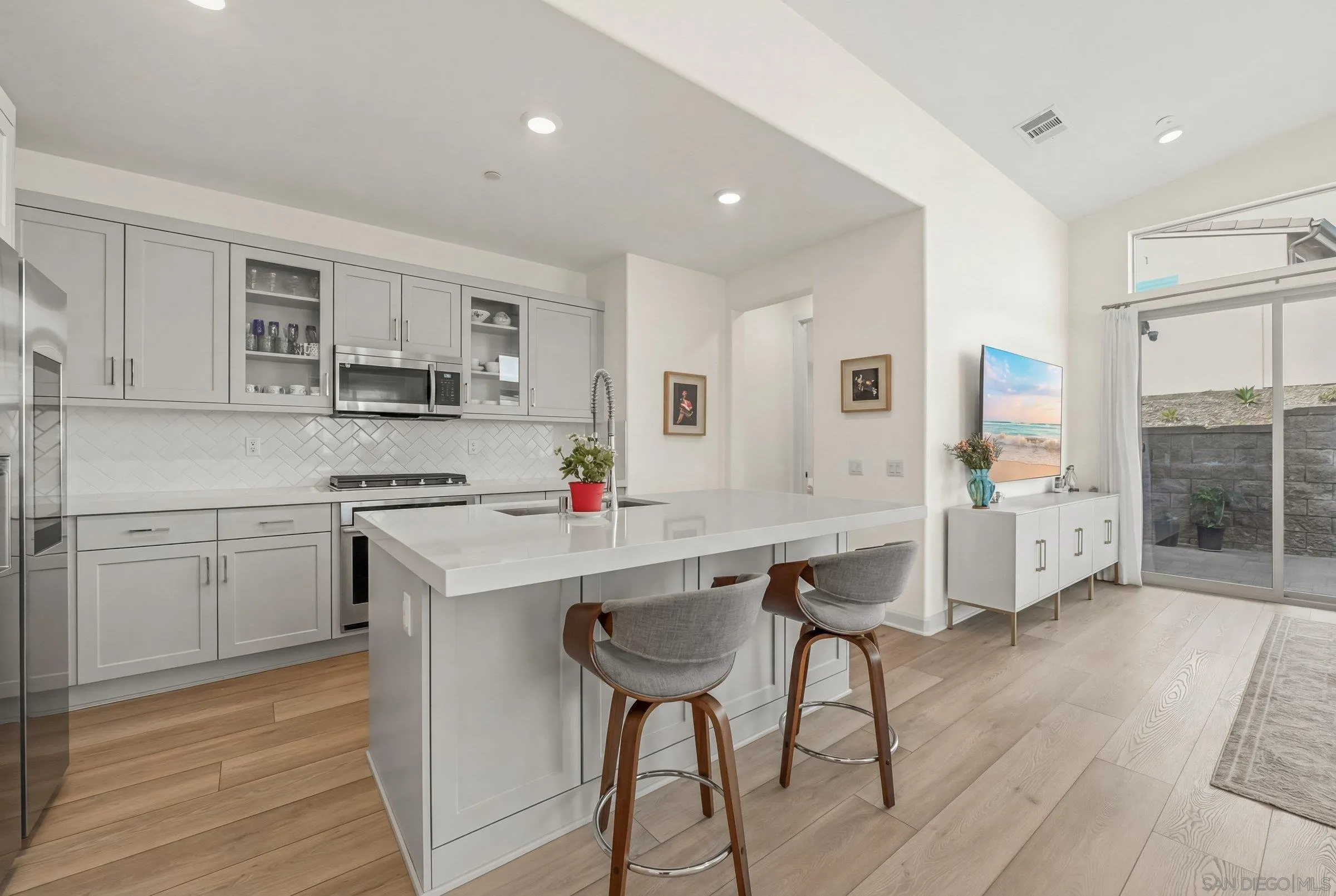 Photo #12: 260007759 Listing: Photo #12