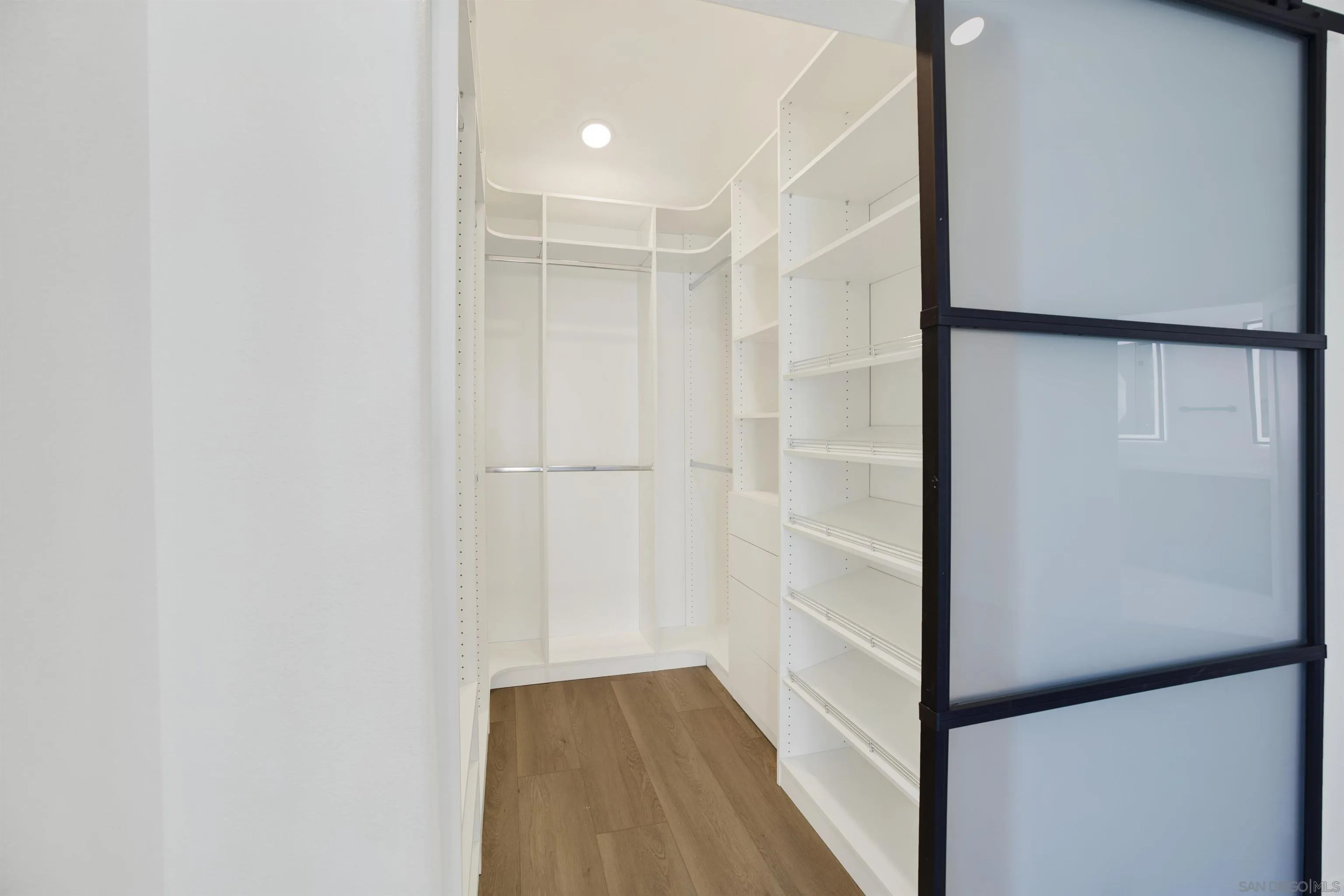https://cdn.realtyfeed.com/cdn/127/260007764/a8e0127413979713689847c86eeff65b.webp
