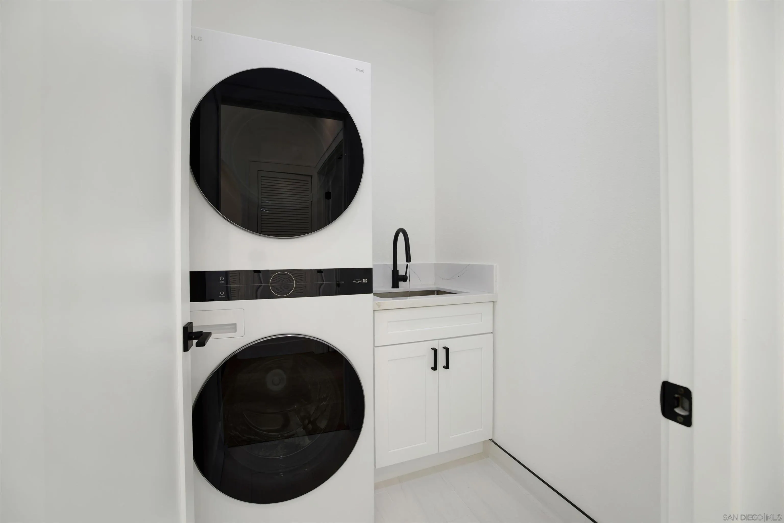 https://cdn.realtyfeed.com/cdn/127/260007764/eb08b3921c0a5bc5ec578092ef5d3498.webp