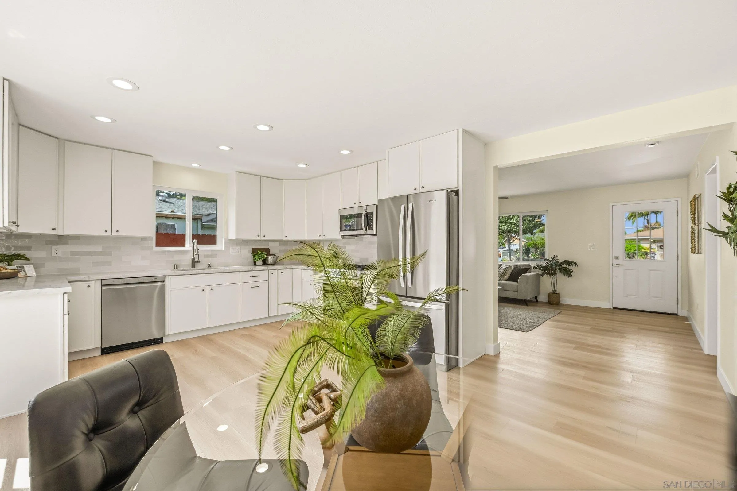 https://cdn.realtyfeed.com/cdn/127/260007766/13c3e4e63763fb34134b4fd699423bc8.webp