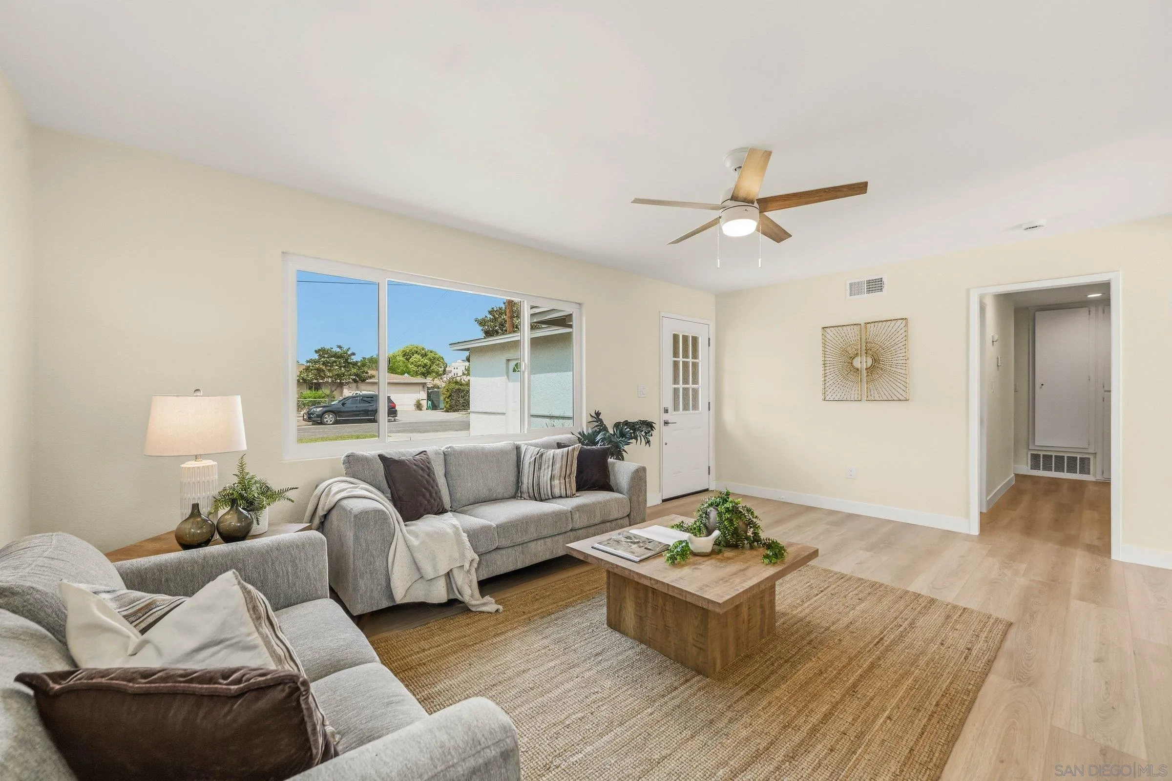 https://cdn.realtyfeed.com/cdn/127/260007766/254f5e50fcc8ed0242c235bd9d5bc633.webp