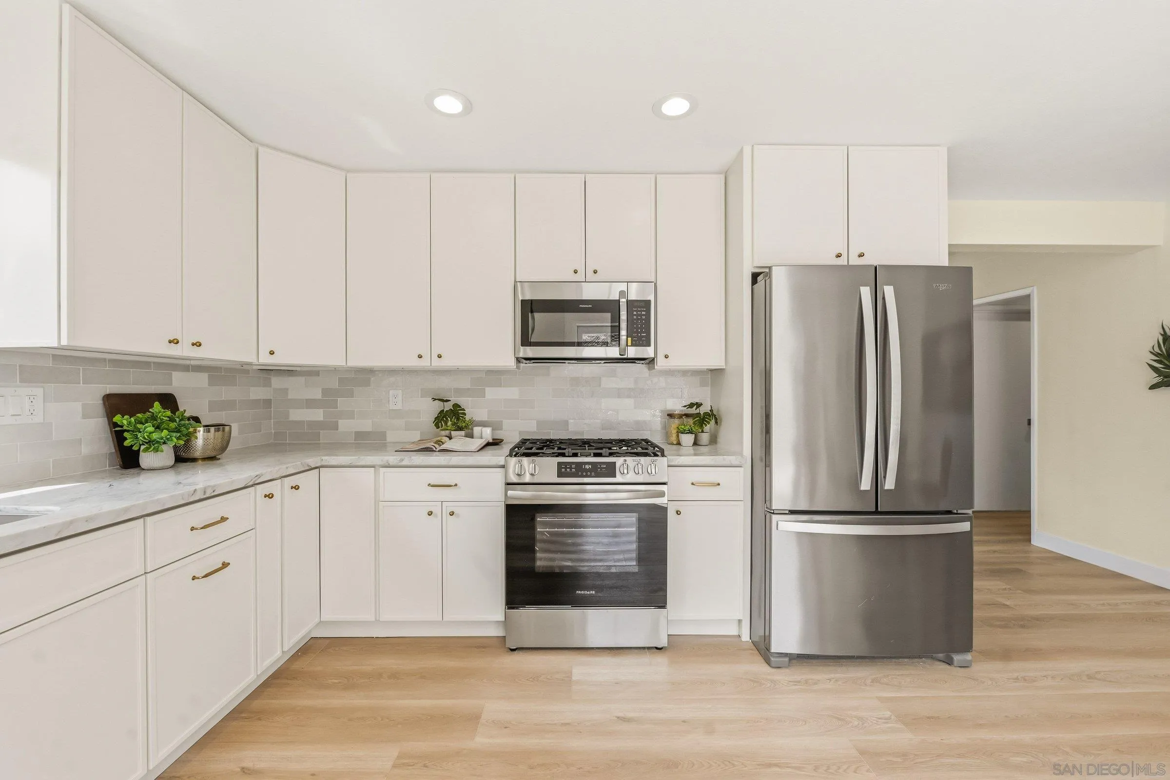 https://cdn.realtyfeed.com/cdn/127/260007766/c70be3c21667aac5103a8d7dff2580fd.webp