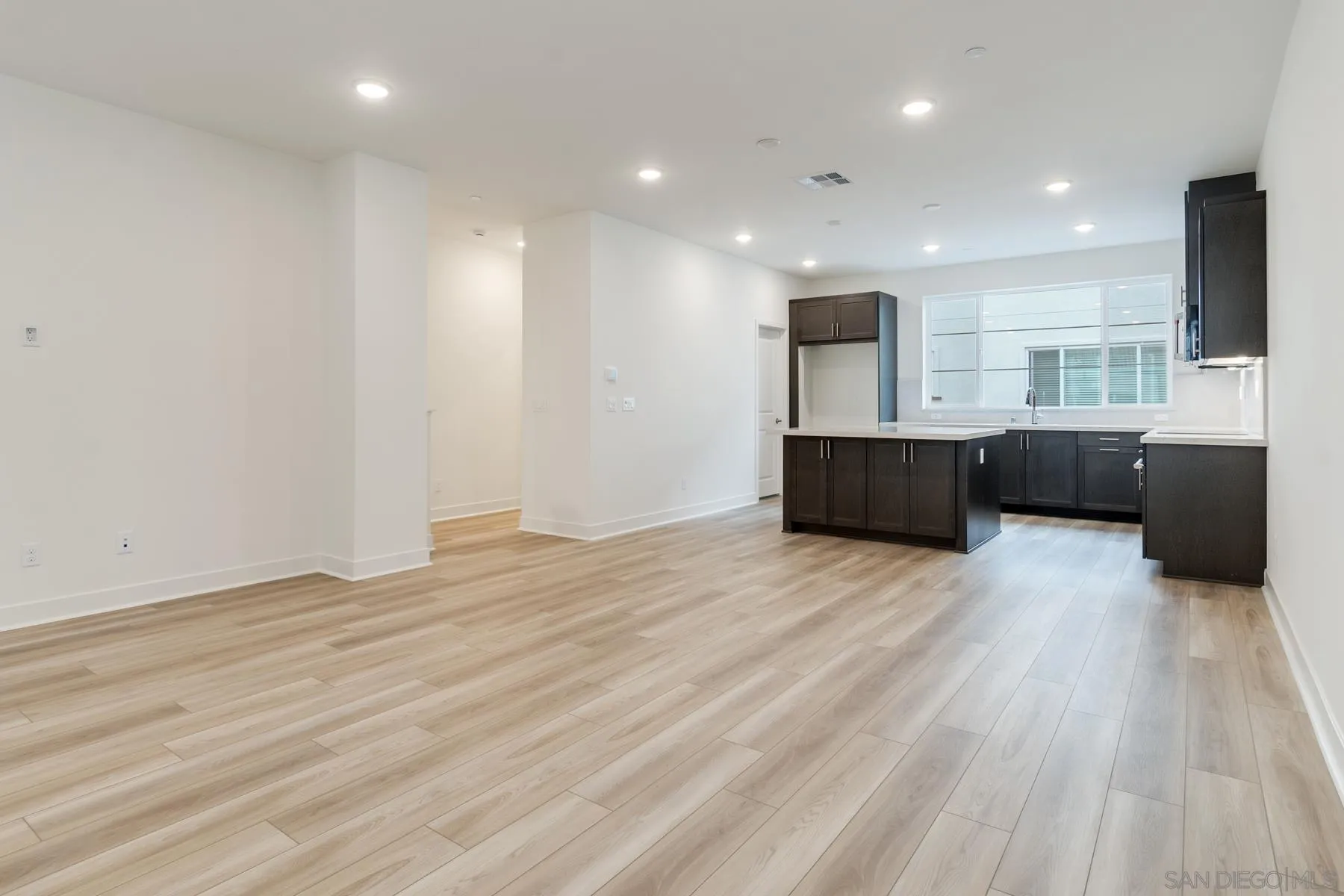 Photo #7: 260007775 Listing: Photo #7
