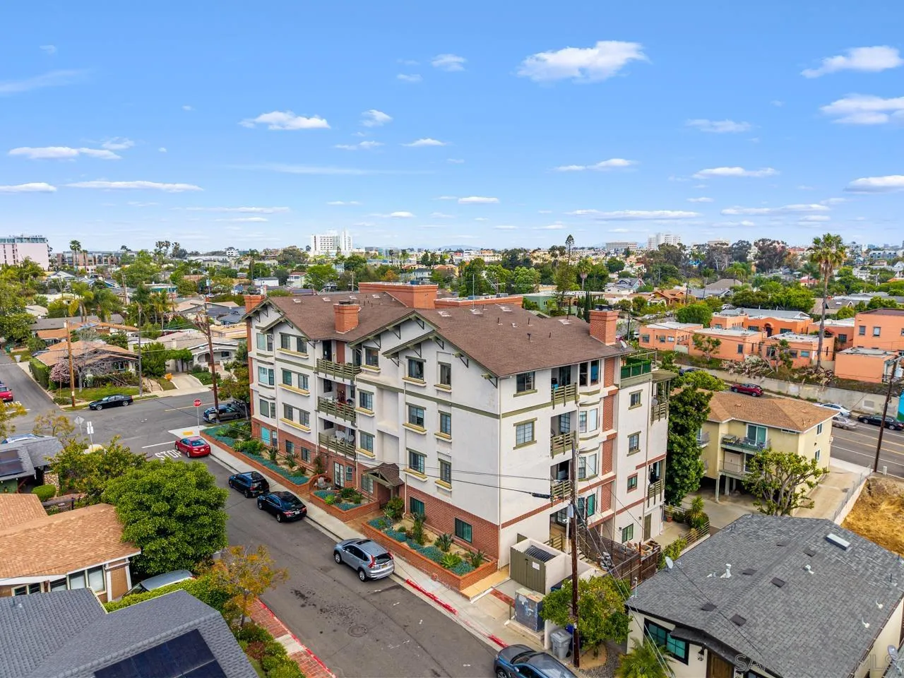 https://cdn.realtyfeed.com/cdn/127/260007777/082580c6295473830f1532c78acadbce.webp