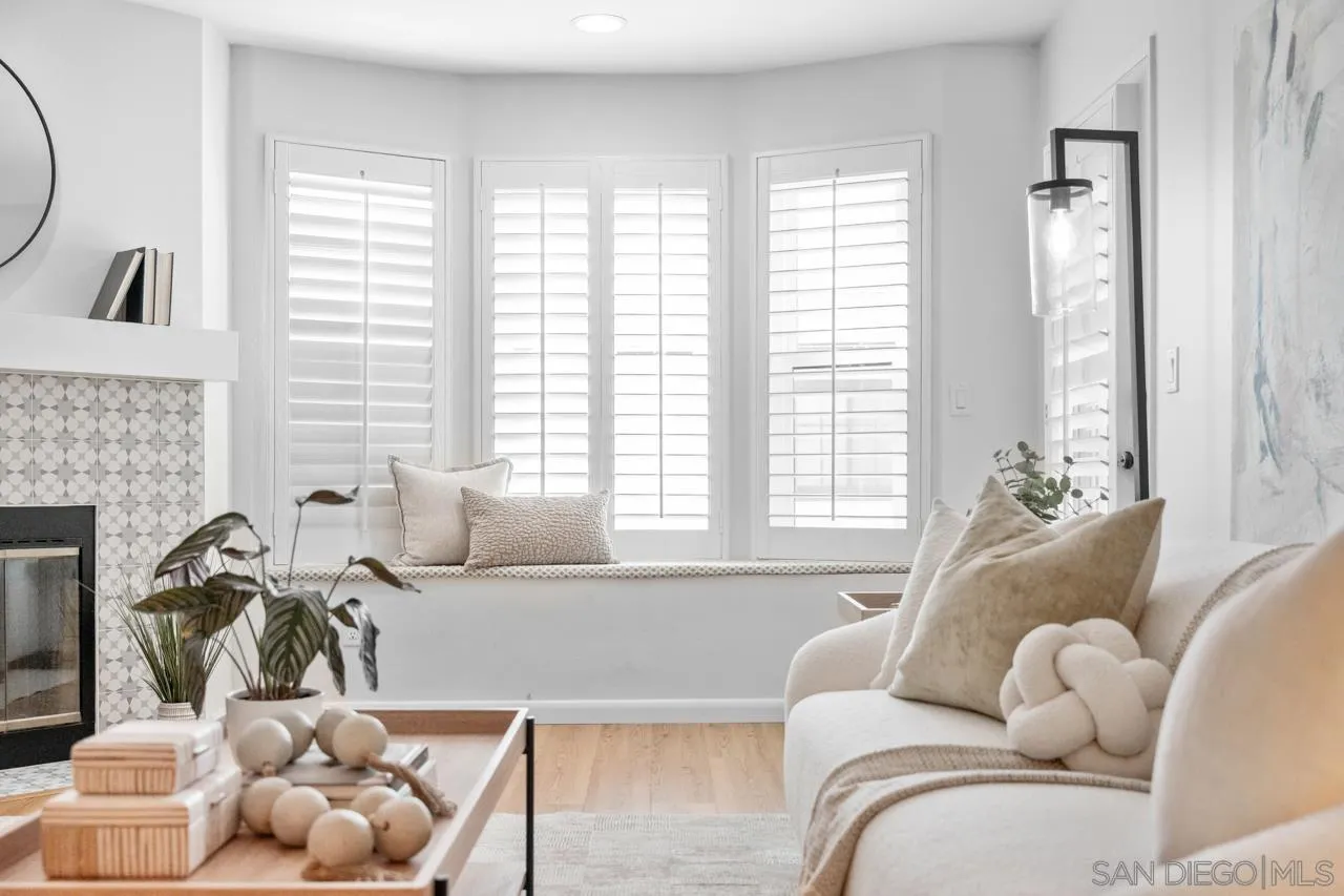 https://cdn.realtyfeed.com/cdn/127/260007777/4c63e4ce90114c3591f19d3146f61ace.webp
