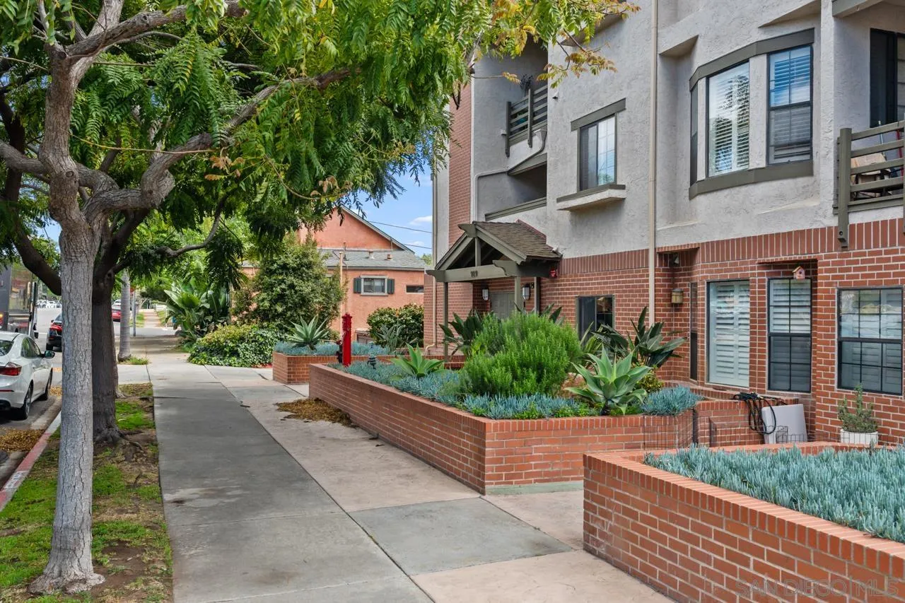 https://cdn.realtyfeed.com/cdn/127/260007777/5883232ae584fcc4c7e75d2410ee8d3d.webp