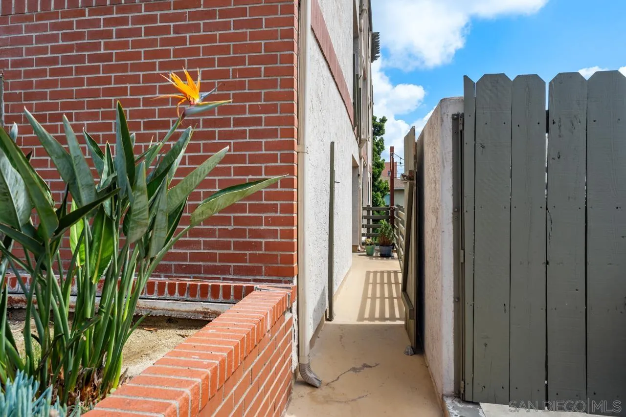 https://cdn.realtyfeed.com/cdn/127/260007777/5e7810e179eb9b63fb531c05c74b503c.webp