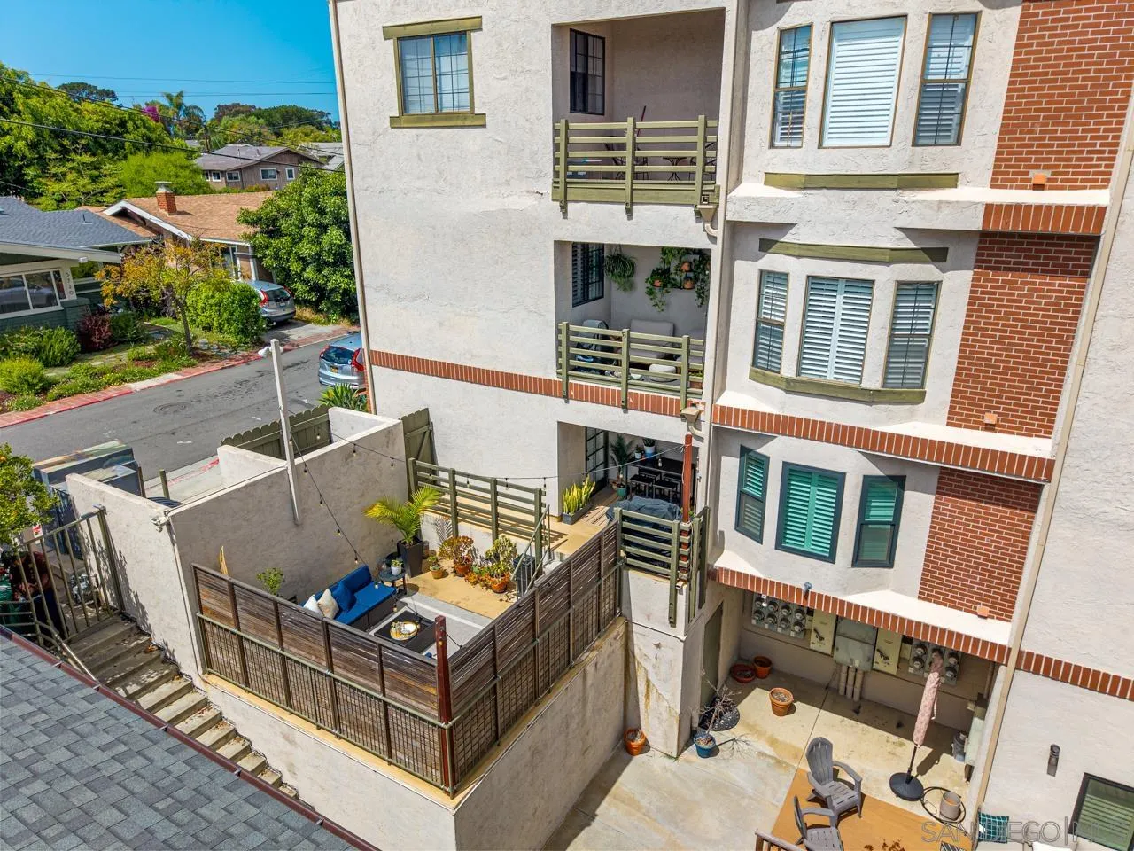 https://cdn.realtyfeed.com/cdn/127/260007777/6d068cccaab793f2a780e776aea89367.webp