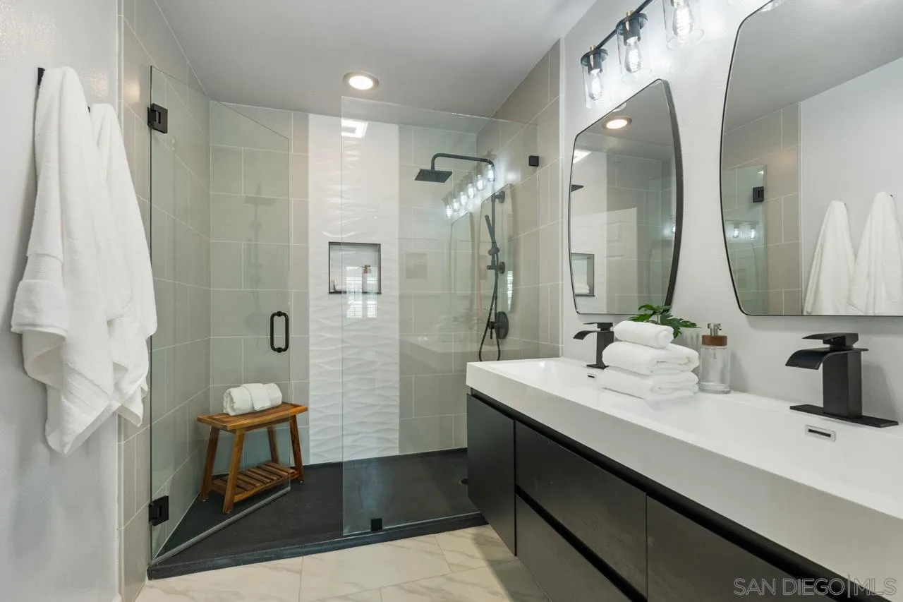 https://cdn.realtyfeed.com/cdn/127/260007777/8cd16bef015ff1c312cf015391ee6269.webp