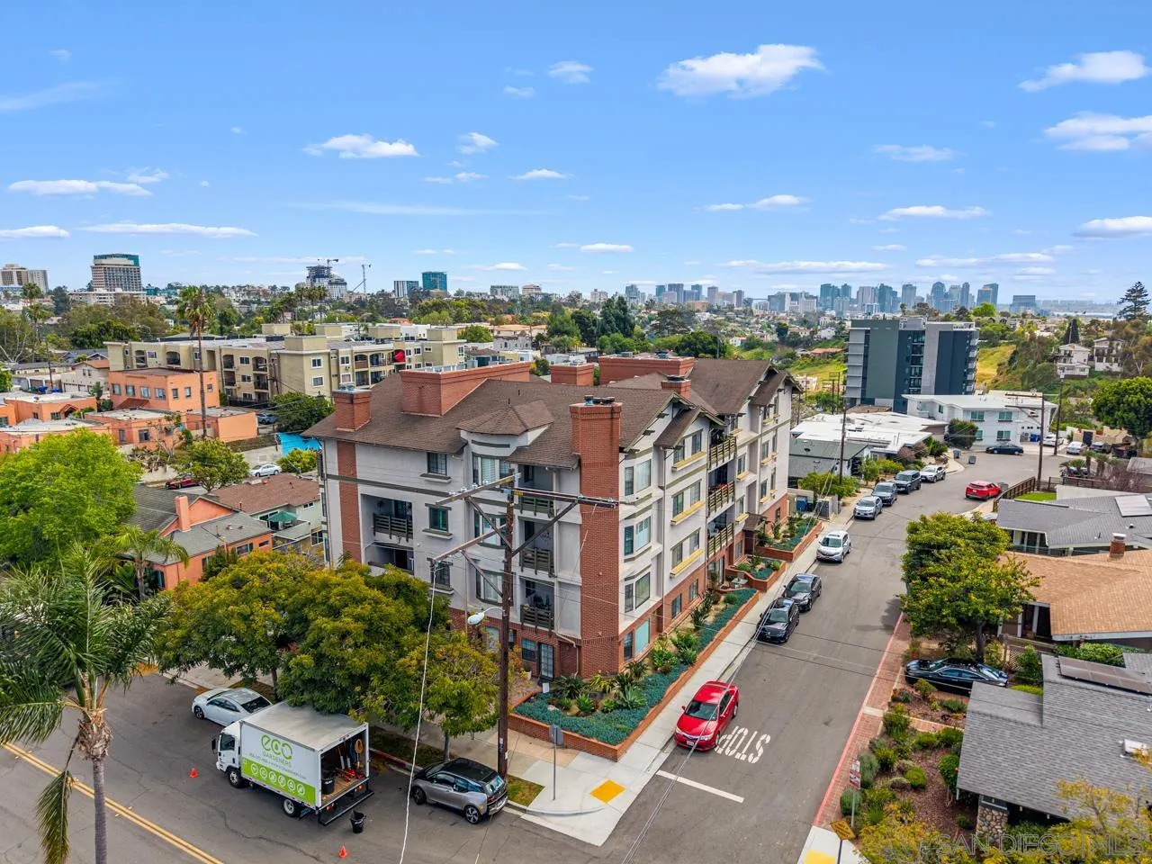 https://cdn.realtyfeed.com/cdn/127/260007777/cf5df8decaa7240d5b9175598b50c8c4.webp