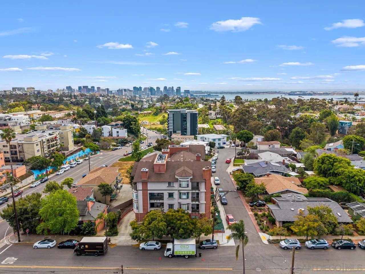 https://cdn.realtyfeed.com/cdn/127/260007777/d2d4bee1ebc042b6851a9bf75f2eaaab.webp