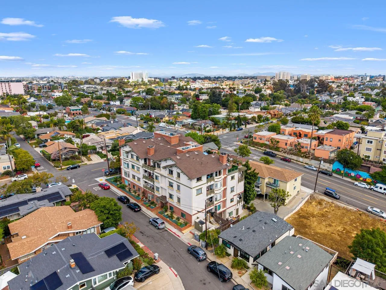 https://cdn.realtyfeed.com/cdn/127/260007777/d50ea0286d41cb53a0c99aeb9aa23250.webp