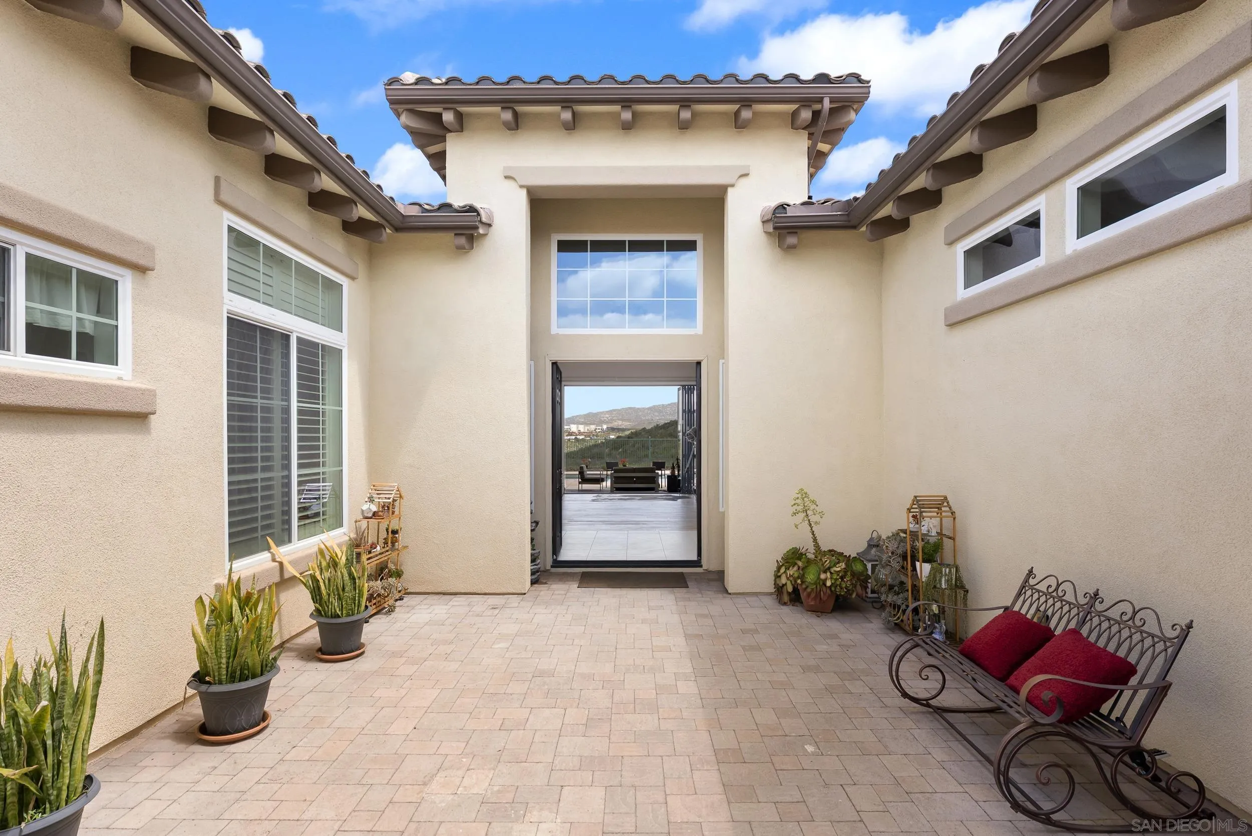 https://cdn.realtyfeed.com/cdn/127/260007781/23ebdc97142bb9a53972ac246a17657a.webp