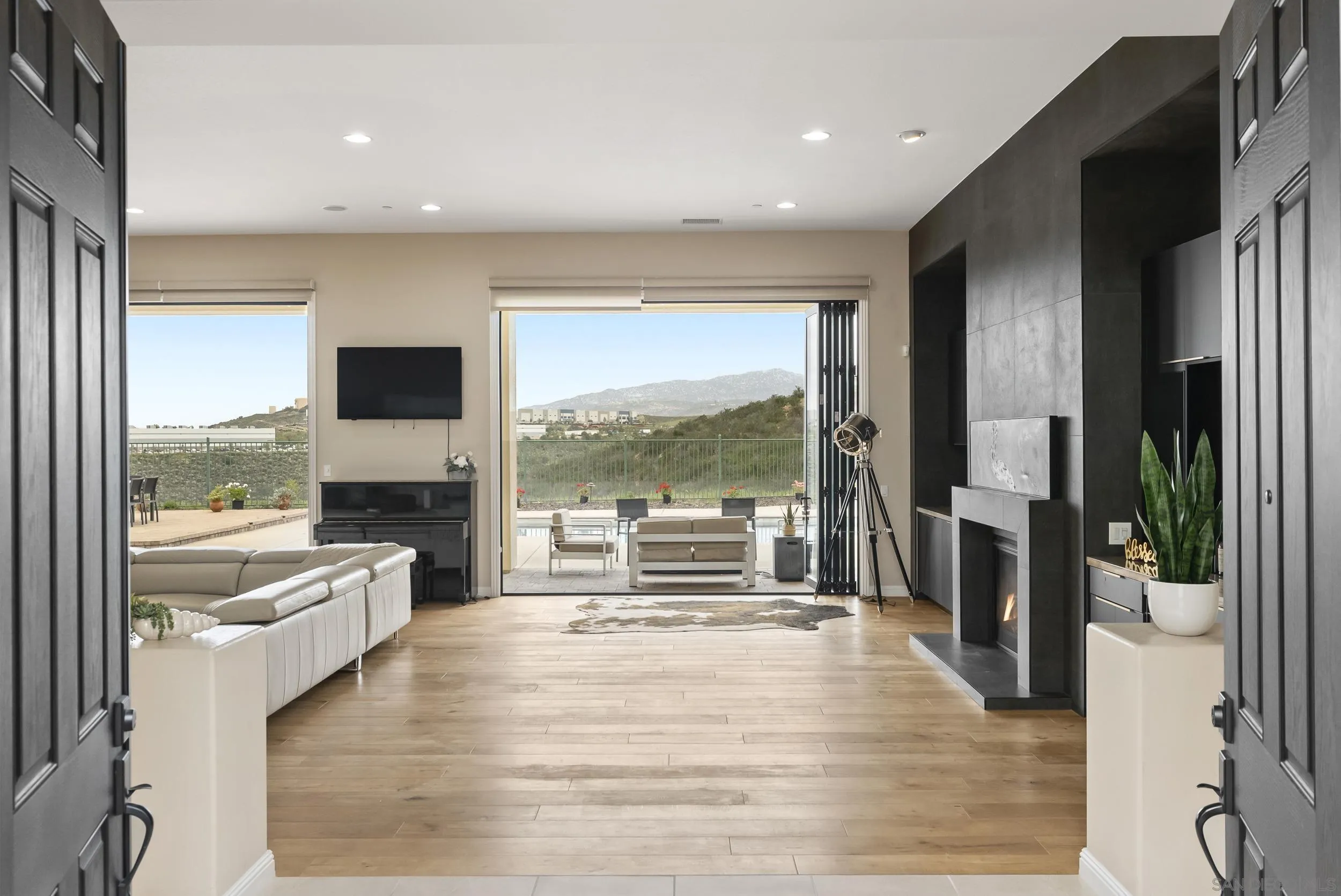 https://cdn.realtyfeed.com/cdn/127/260007781/3052ceec8a06c5a29d901a4aa40f6622.webp